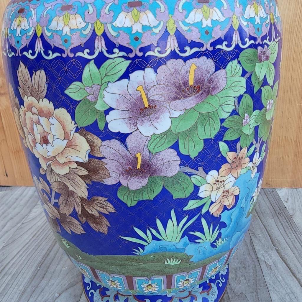 Vase de sol cloisonné ancien en vente 1