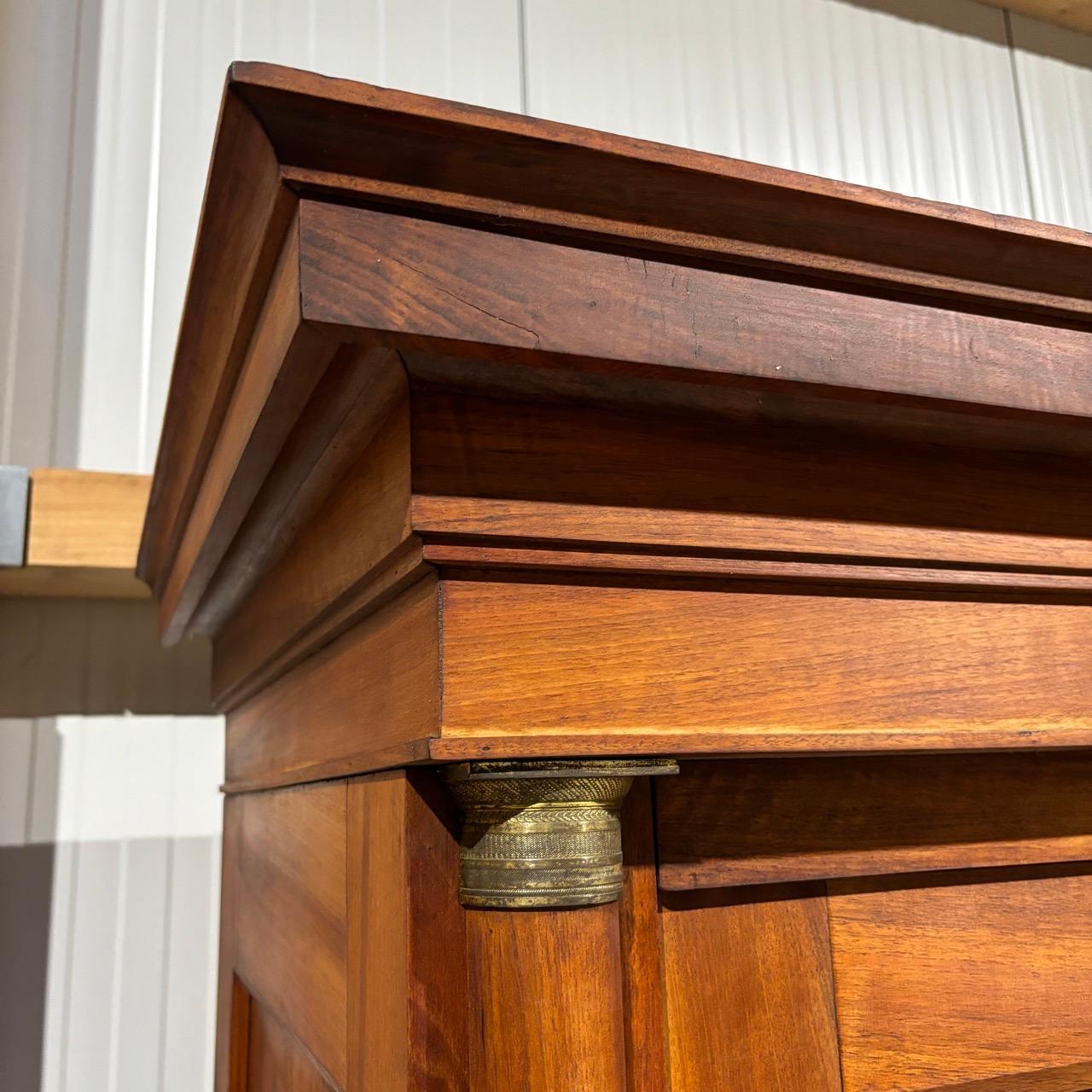 Antique closet  2e Empire around 1870  Noble walnut  Restored In Good Condition In Würzburg, DE