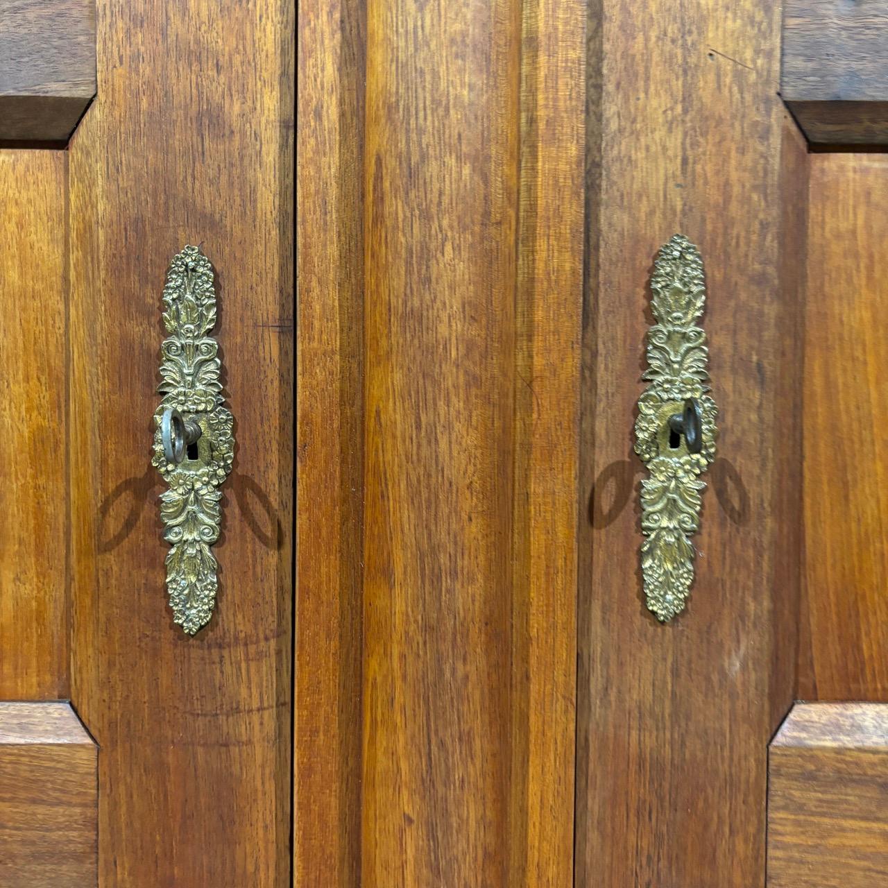 19th Century Antique closet  2e Empire around 1870  Noble walnut  Restored