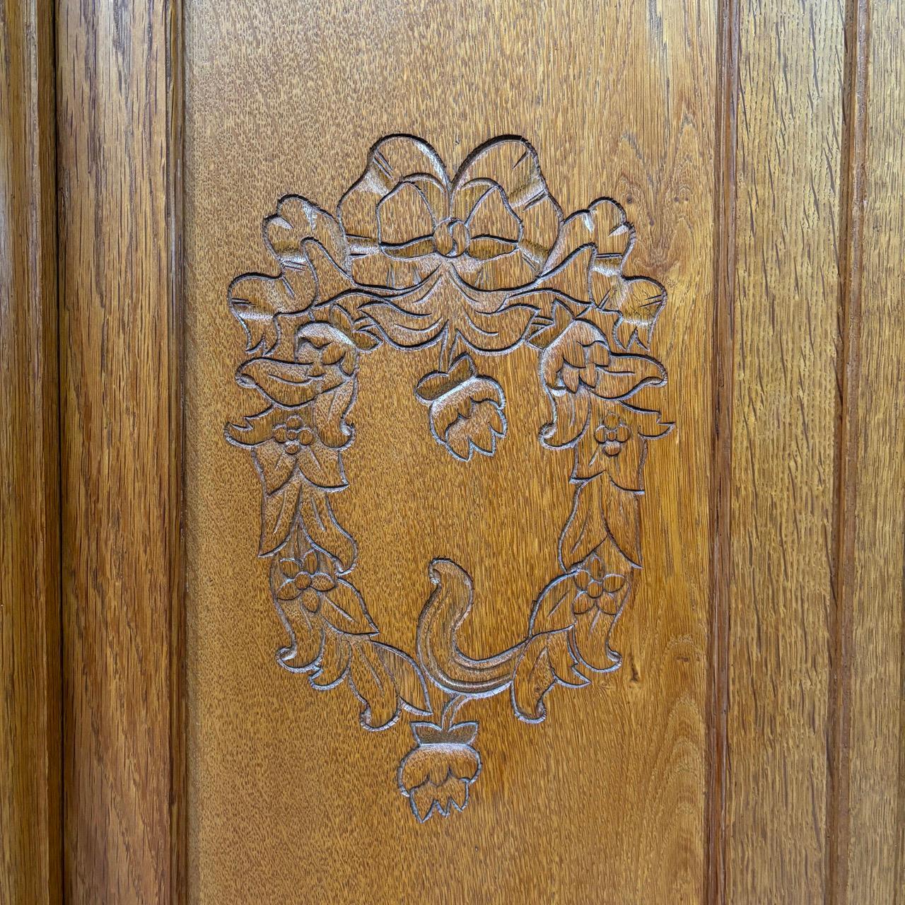 Antiker Schrank  Jugendstil um 1900  Ovaler Spiegel mit Facettenschliff im Zustand „Gut“ in Würzburg, DE