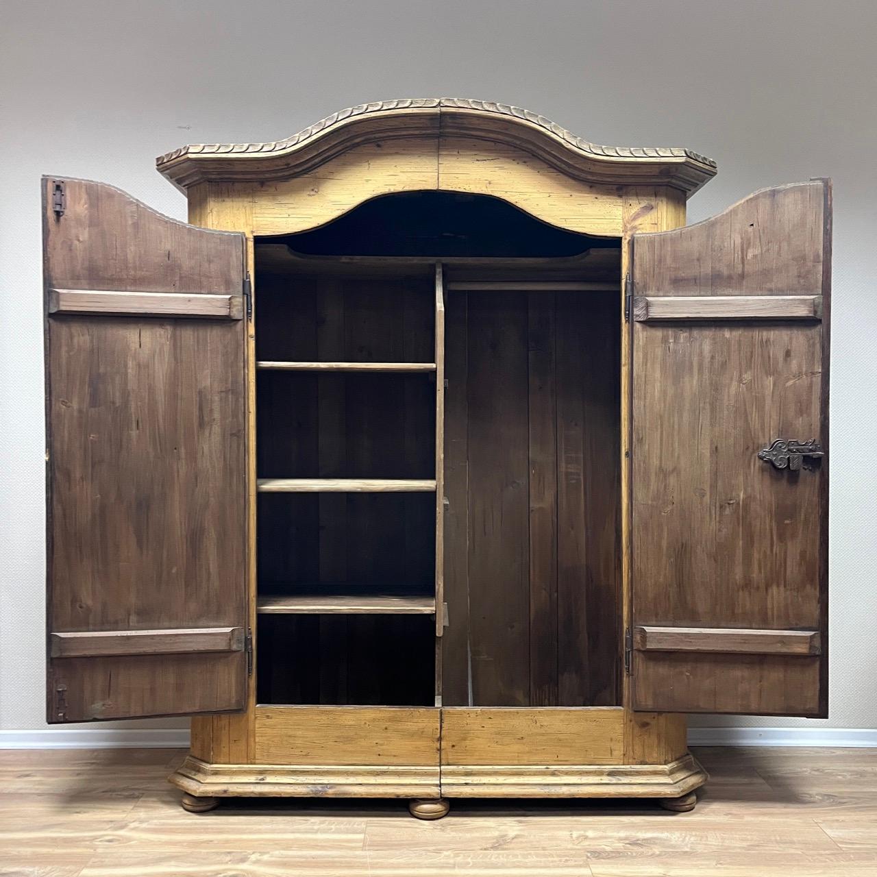 Antique closet  gusset (two-piece)  softwood 6