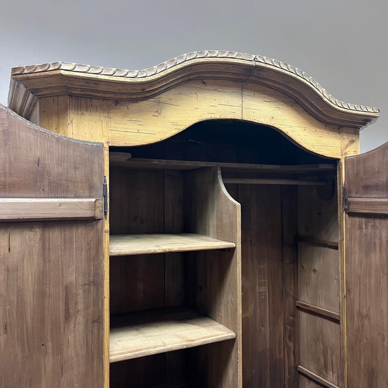 Antique closet  gusset (two-piece)  softwood 8