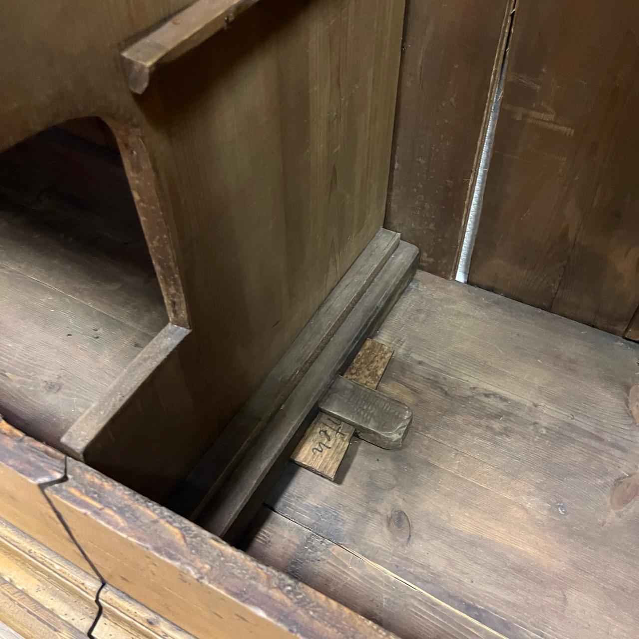 Antique closet  gusset (two-piece)  softwood 10