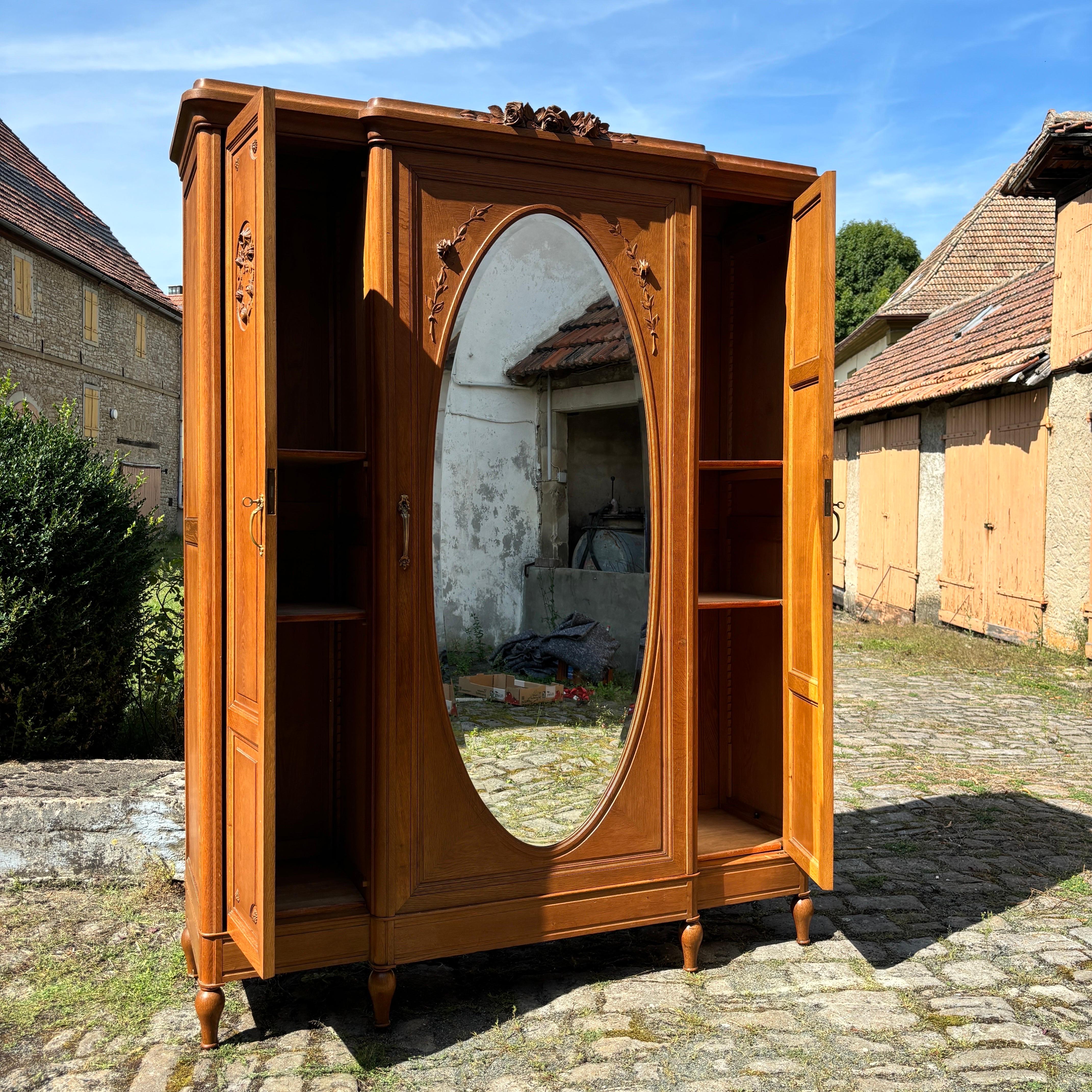 Antique closet  Paris around 1900  Solid oak  Top condition 5
