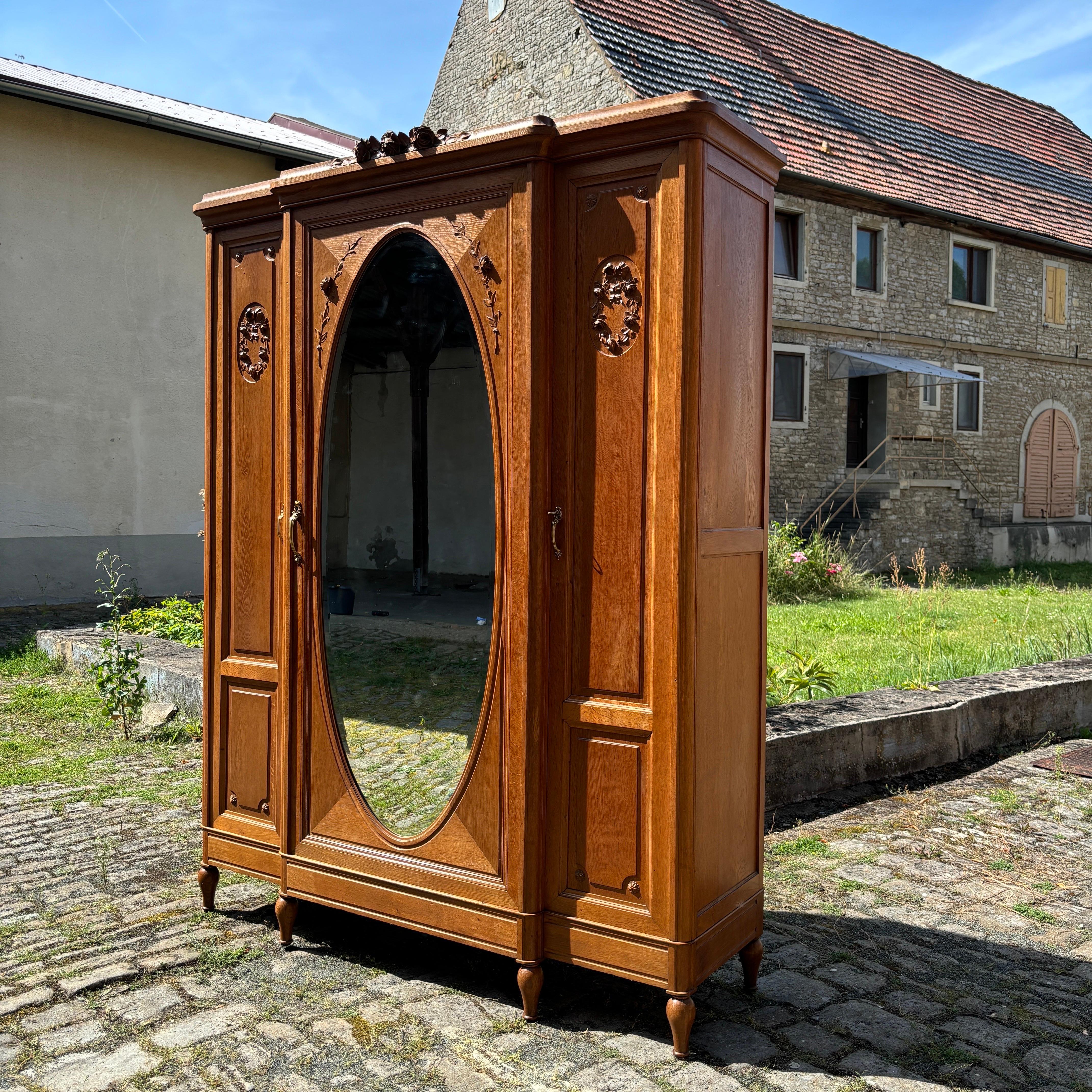 ✓ Very high-quality workmanship
✓ Plenty of storage space
✓ Original Parisian key

Dimensions: W: 176cm H: 223cm D: 52cm

Article: Antique wardrobe  3-door
Item no.: 967
Provenance: France, Paris around 1900
Material: Oak
Color: Brown
Condition: In