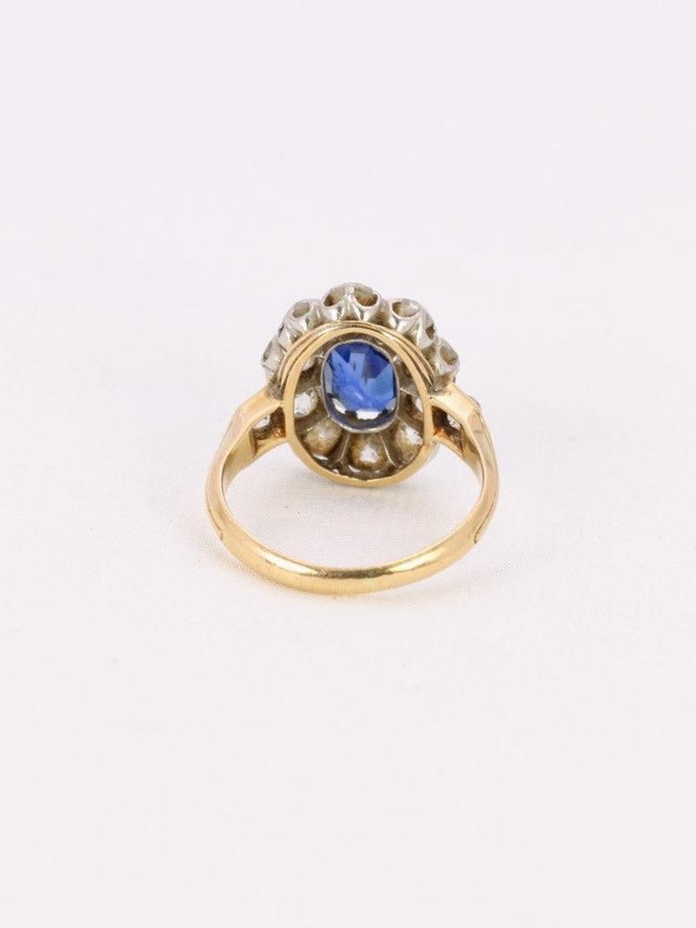 Bague à grappes ancienne en or rose avec saphir coussin et diamants Pour femmes en vente