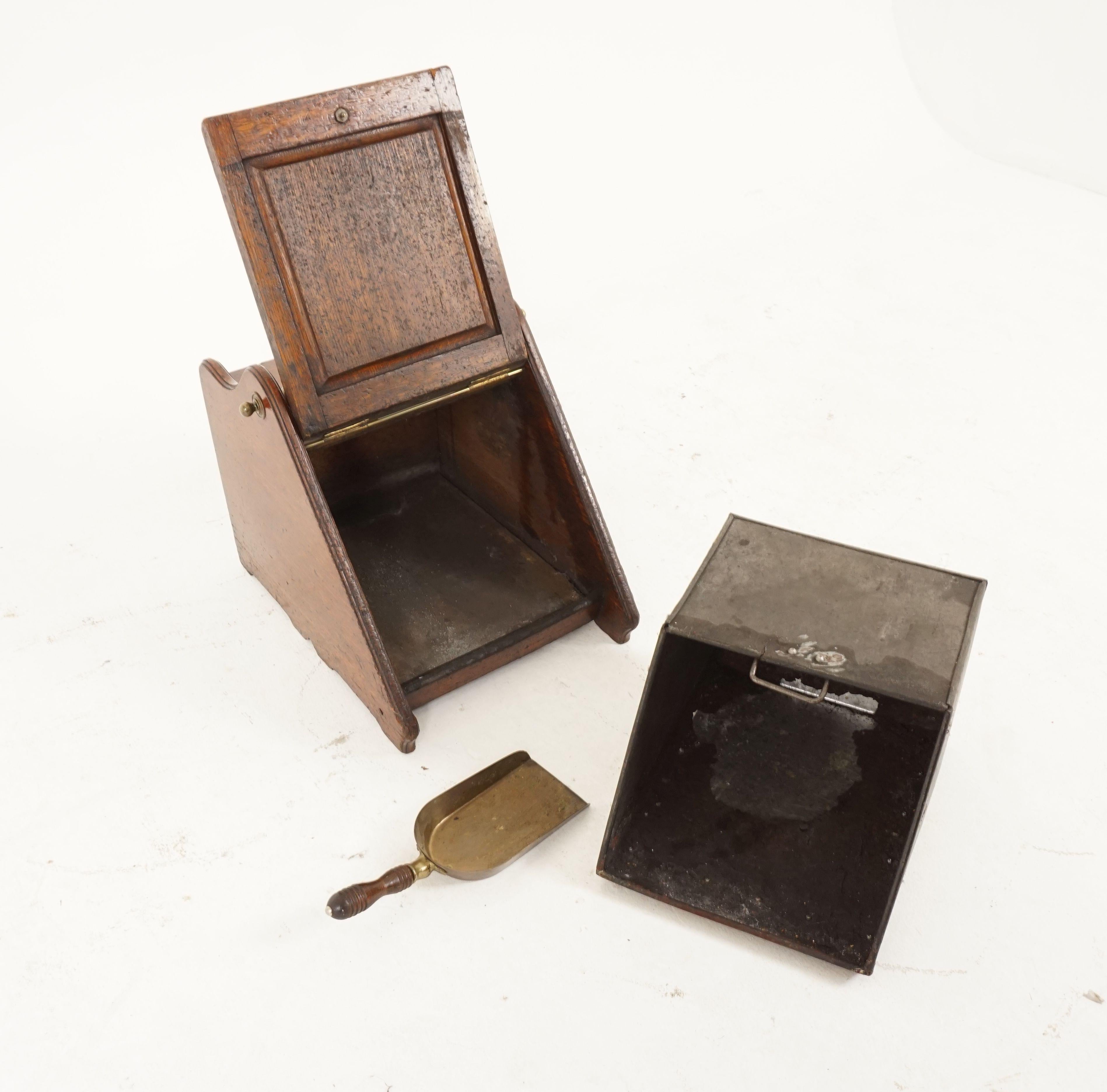 Boîte à charbon ancienne, Hod, chêne et laiton, pelle, revêtement métallique, Écosse, 1890, H139 Bon état - En vente à Vancouver, BC