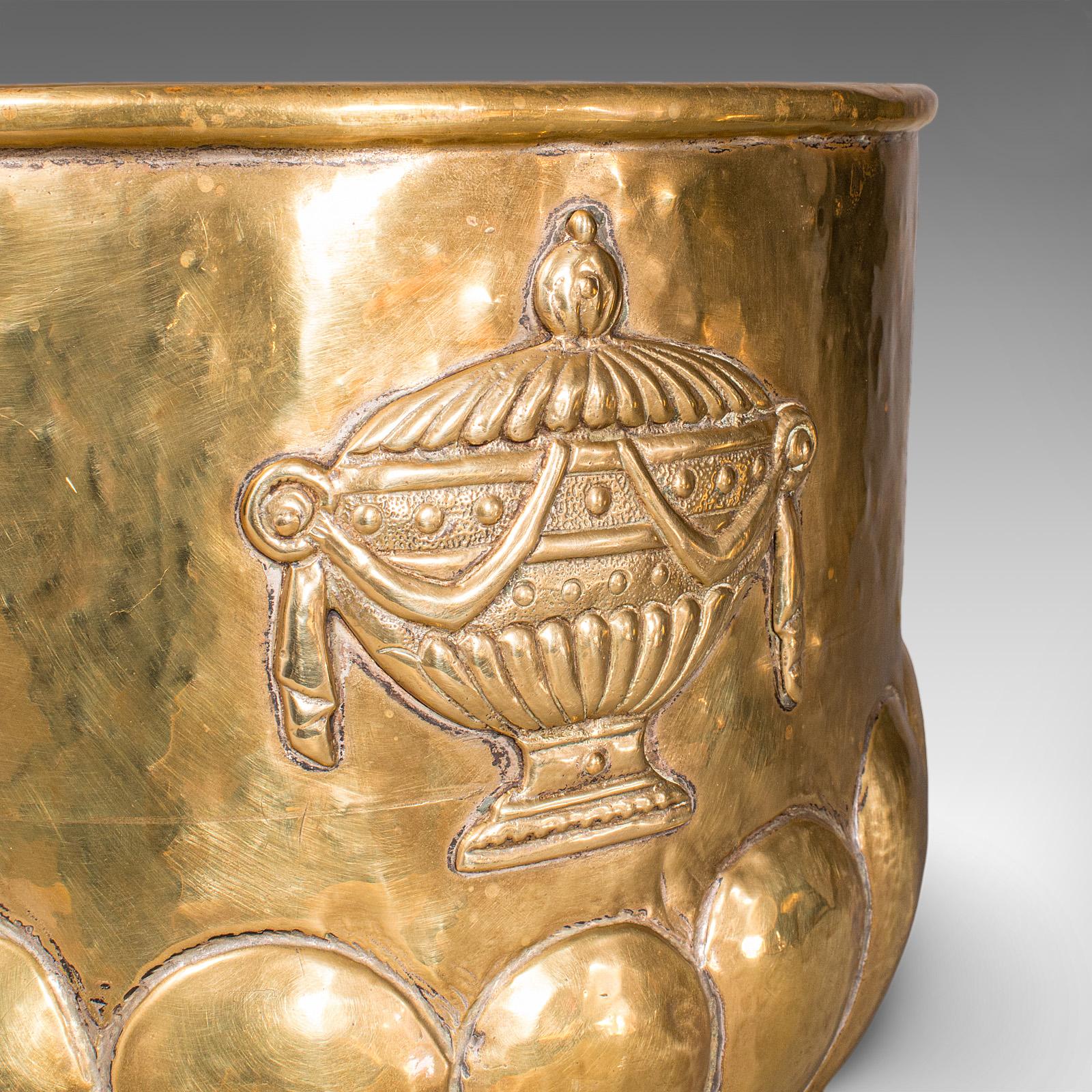 Antiguo Cubo de Carbón, Latón Francés, Cesta de Combustible para Chimenea, Petrus Ramus, Victoriano en venta 5