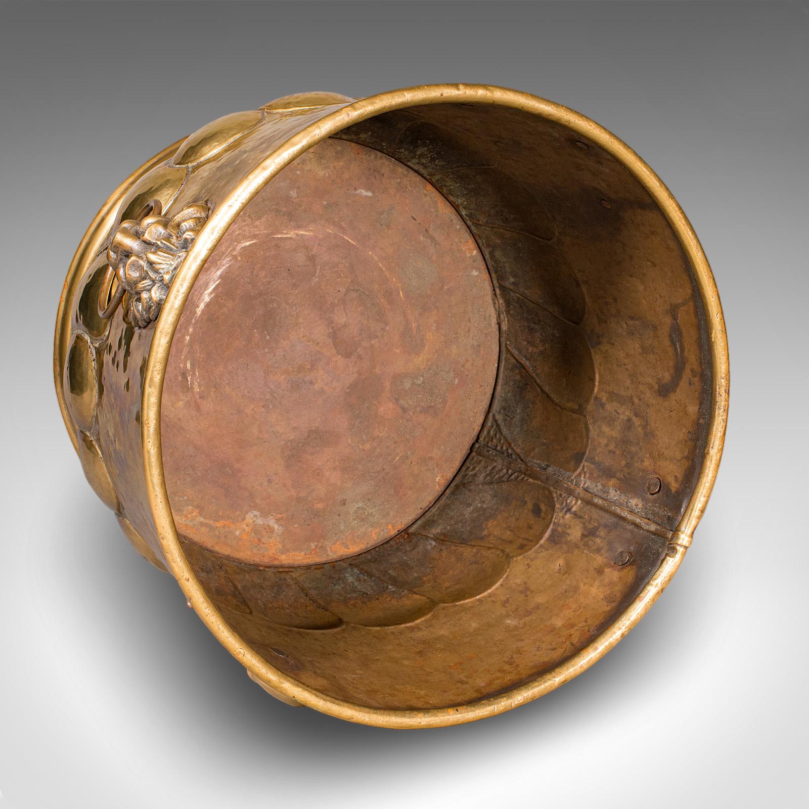 Antiguo Cubo de Carbón, Latón Francés, Cesta de Combustible para Chimenea, Petrus Ramus, Victoriano en venta 3