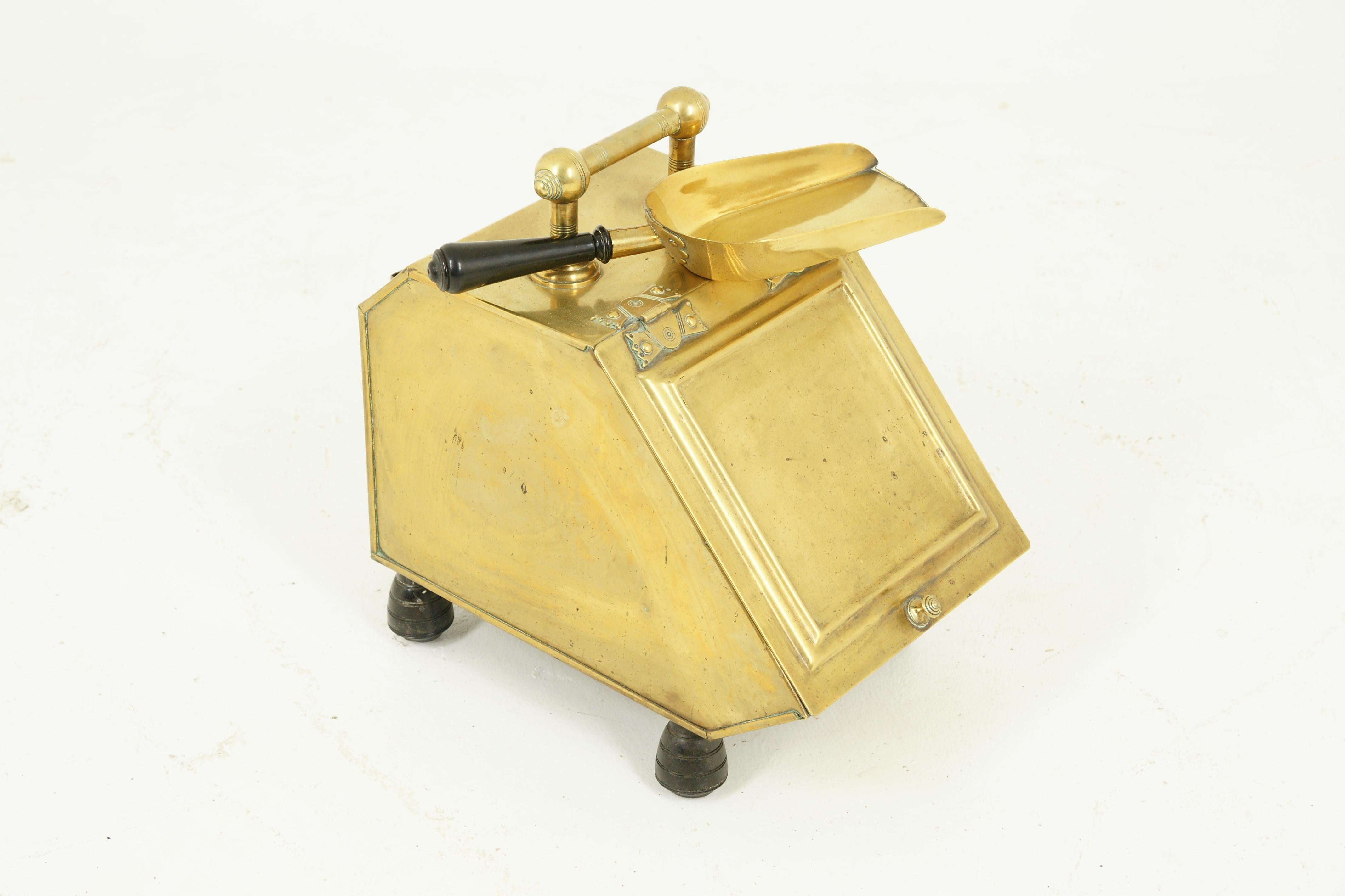 Antique Coal Hod, Coal Box, Brass Coal Box, Scotland 1880, H048 In Good Condition For Sale In Vancouver, BC