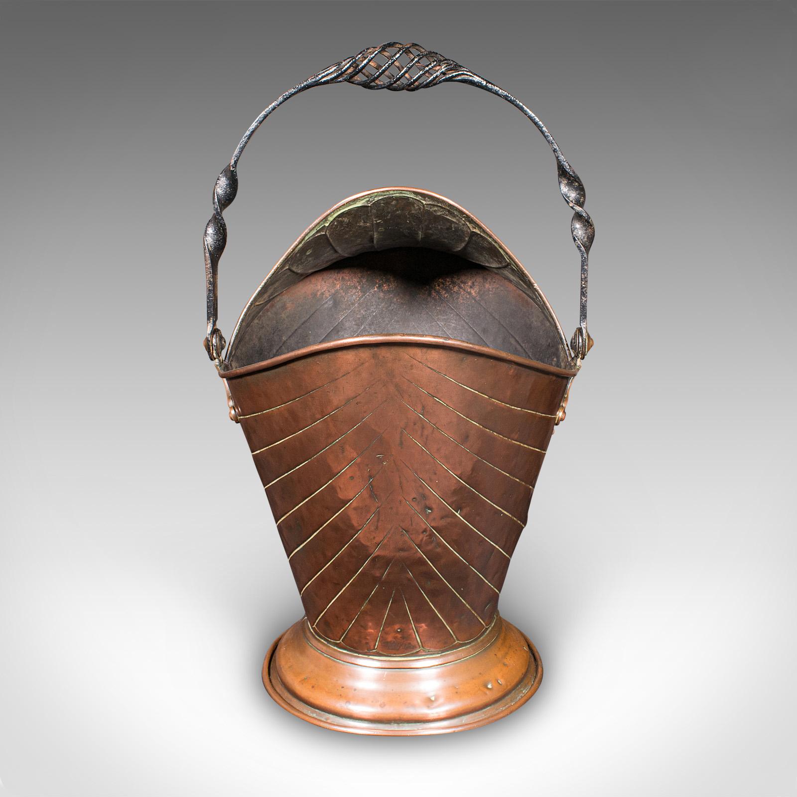 Antique Coal Scuttle, Inglés, Cobre, Cesta de la chimenea, Art Nouveau, Victoriano Victoriano tardío en venta