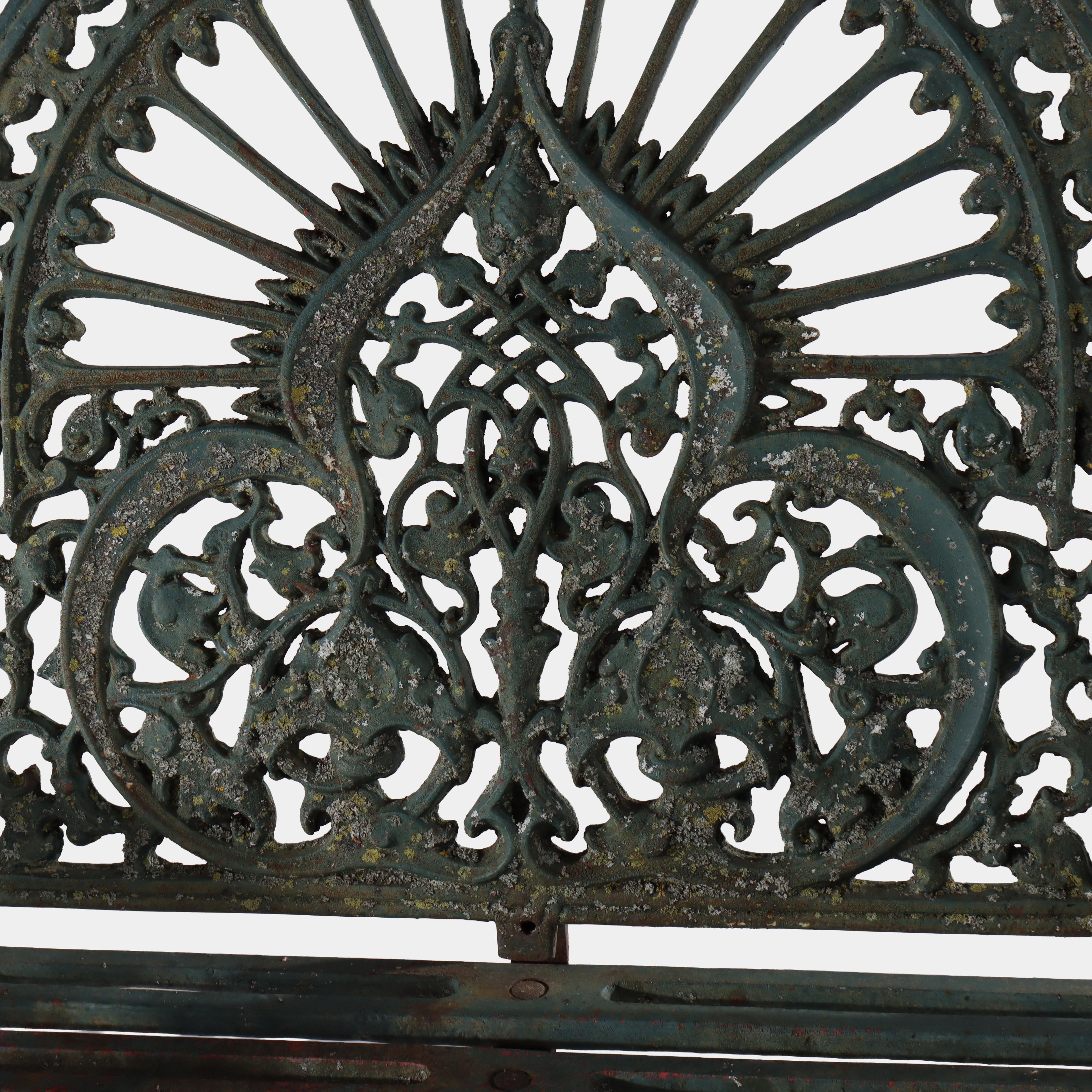 Antiguo banco de jardín de hierro fundido gótico de Coalbrookdale C1890 Hierro en venta