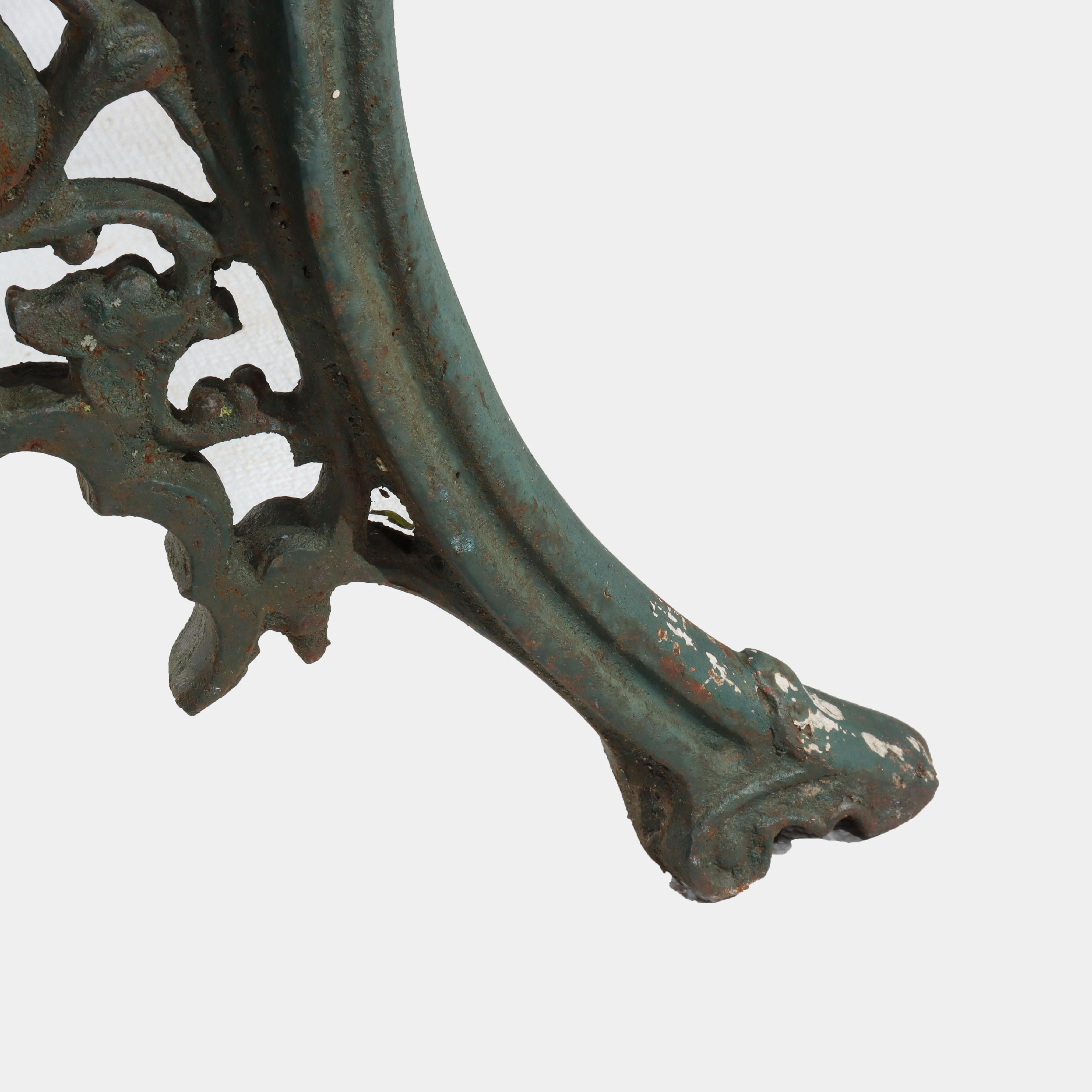 Antiguo banco de jardín de hierro fundido gótico de Coalbrookdale C1890 en venta 4