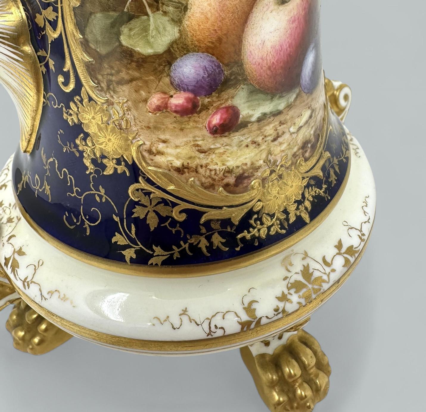 Antike Coalport-Vase, handbemalte Vase, Urne, Frederick Chivers, Stillleben, Obst, 1910 im Angebot 1