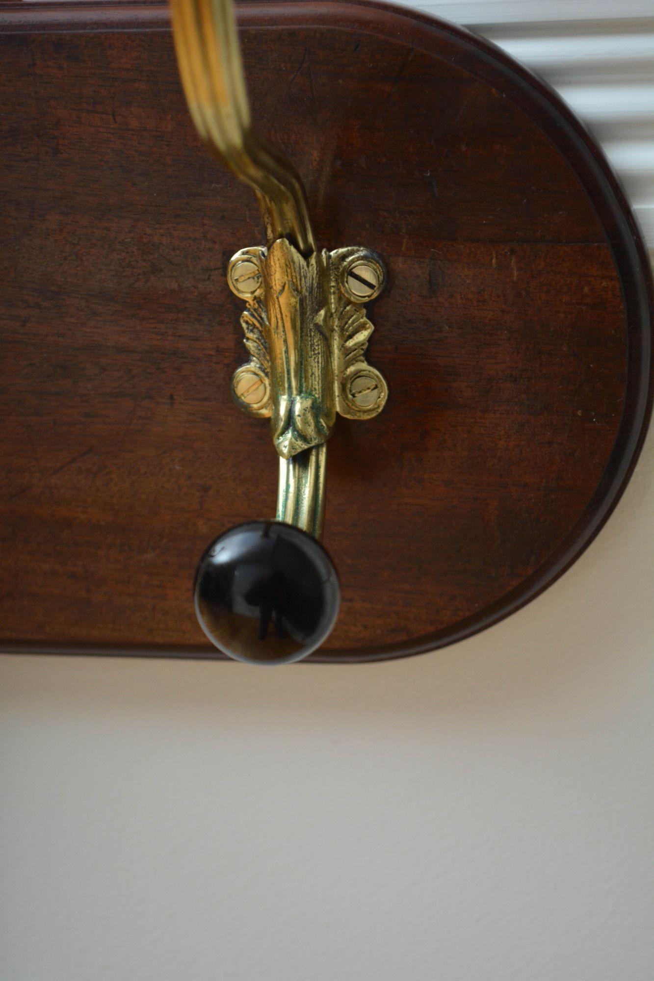 Antiquities Coat Hooks Porte-manteau en vente 4