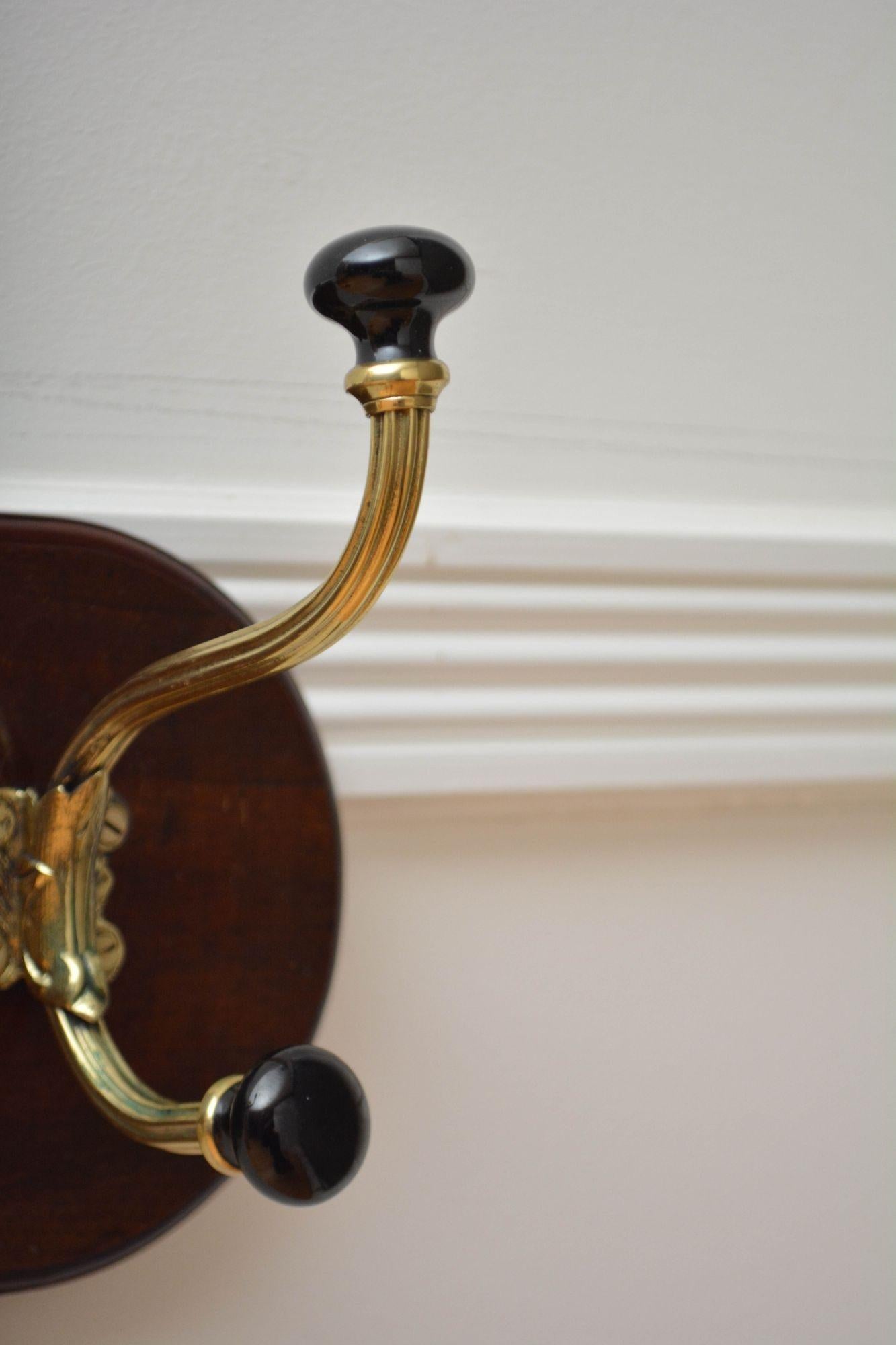 Antiquities Coat Hooks Porte-manteau en vente 1