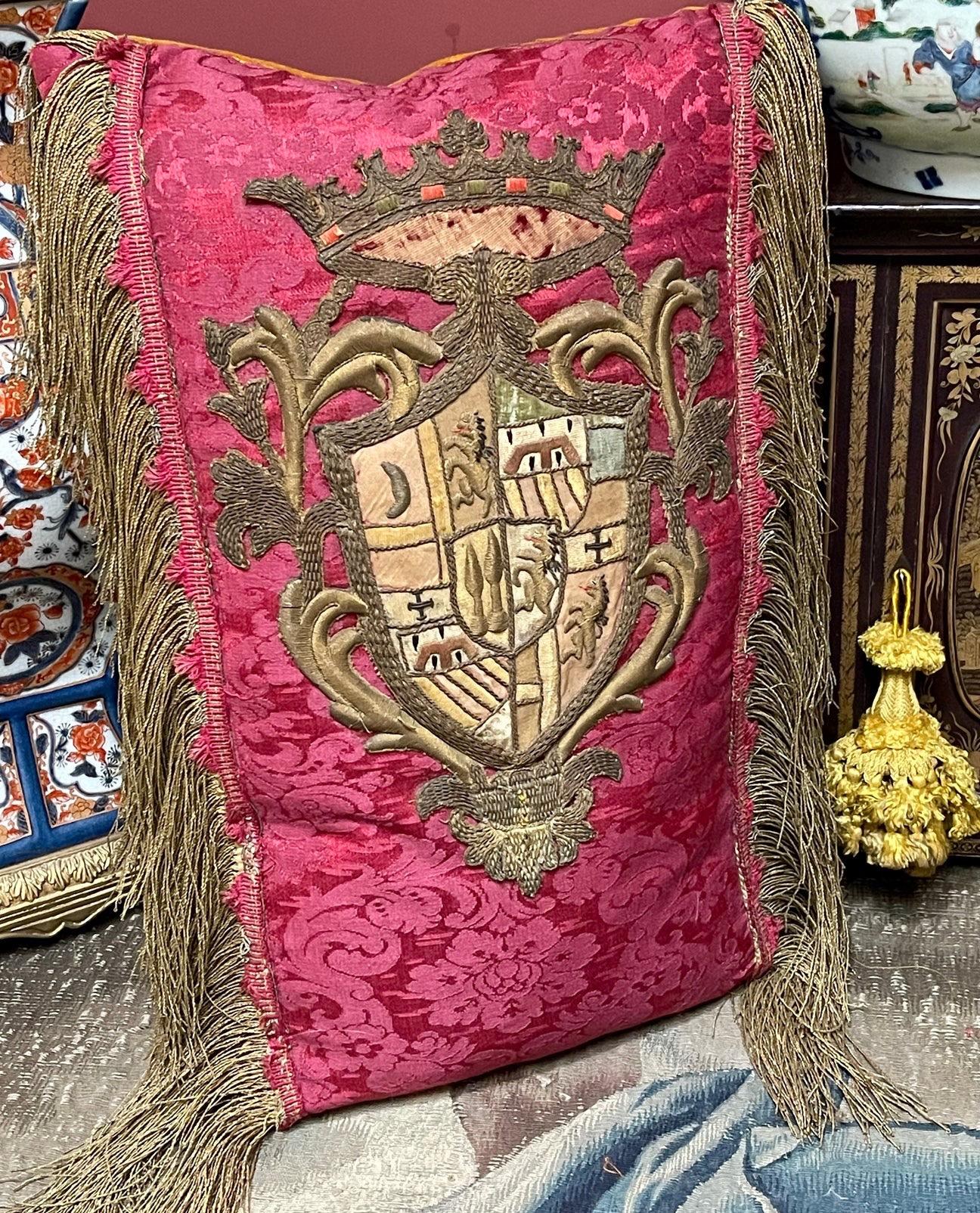 Cojín Escudo Antiguo Italiano en venta