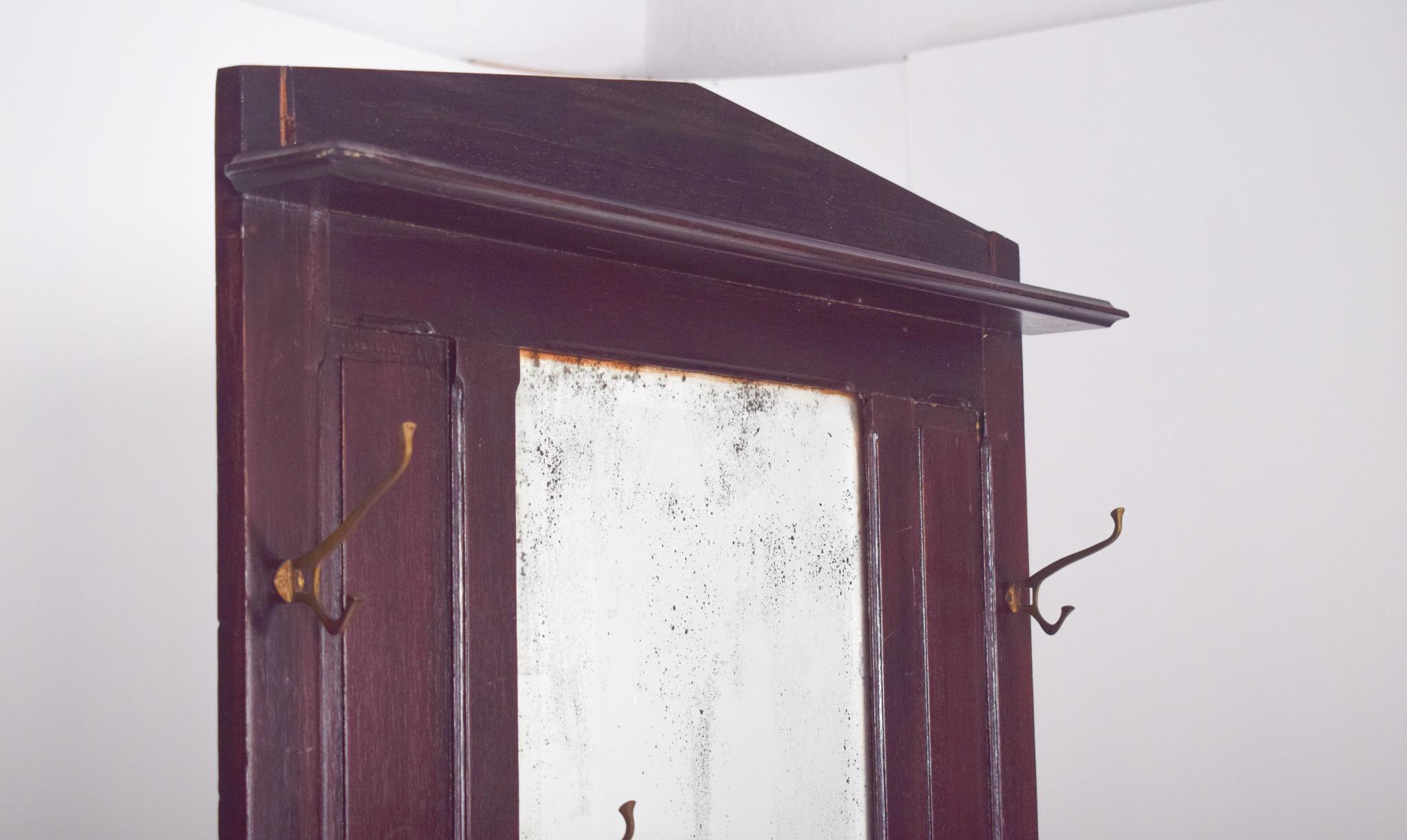Perchero Antiguo con Espejo de Madera en Bueno estado para la venta en Lisboa, Lisboa