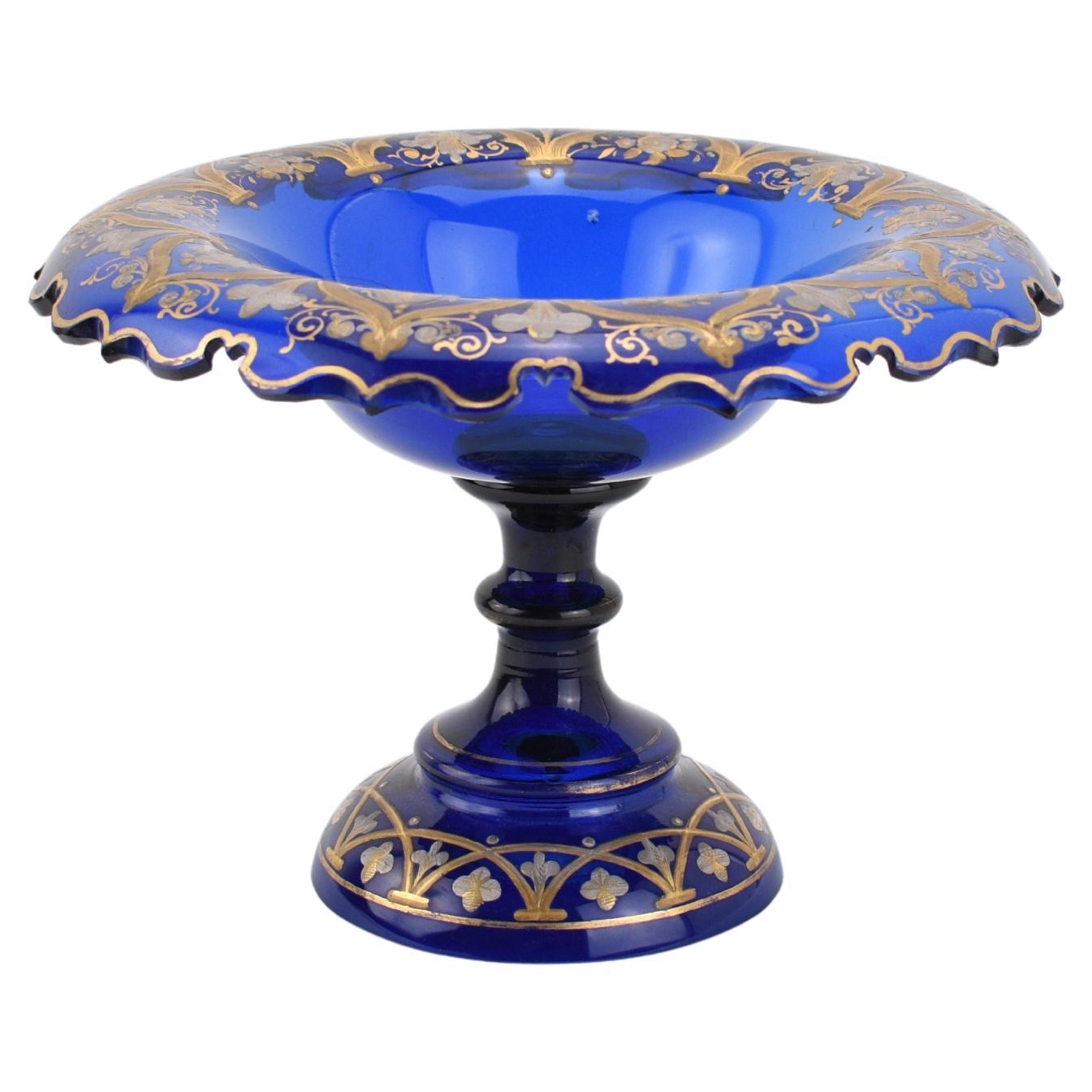 Bol de Tazza ancien en verre émaillé bleu cobalt de Bohème, 19ème siècle Bon état - En vente à Rostock, MV