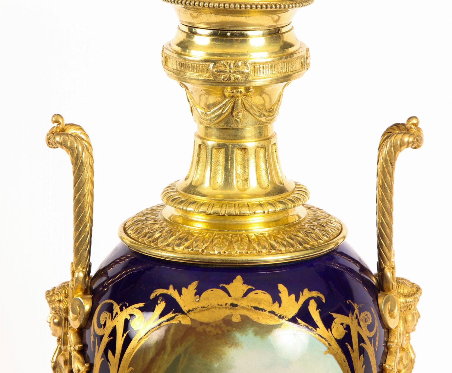 Antique Cobalt Blue Sevres Porcelain Ormolu Table Lamp, 19th Century For Sale 4