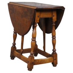Antique Cochran Chair Co. William & Mary Style Maple Drop Leaf Joint End Table