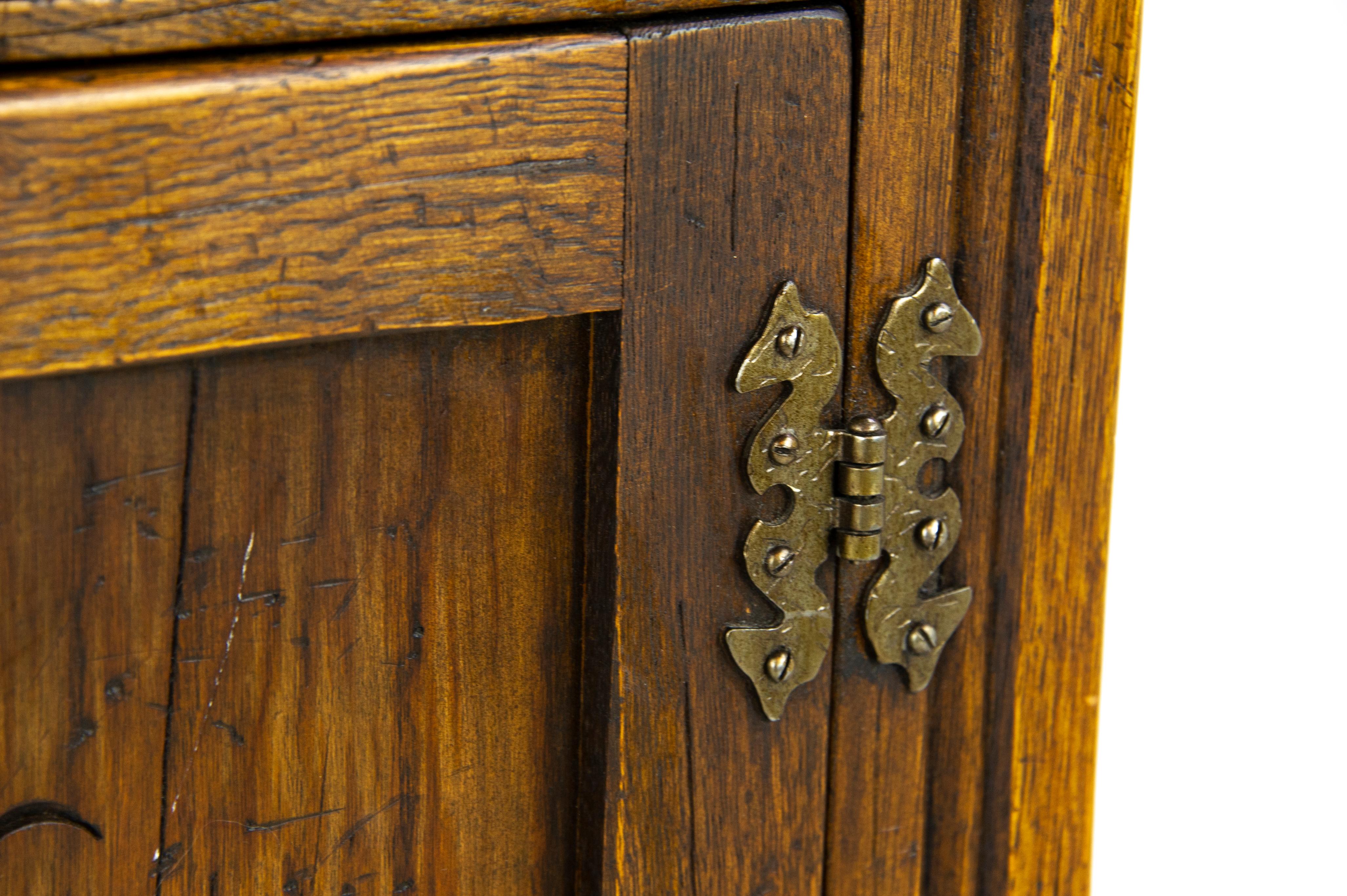 Antique Cocktail Cabinet, Oak Drinks Cabinet, Lift Up Top Drinks Cabinet 3