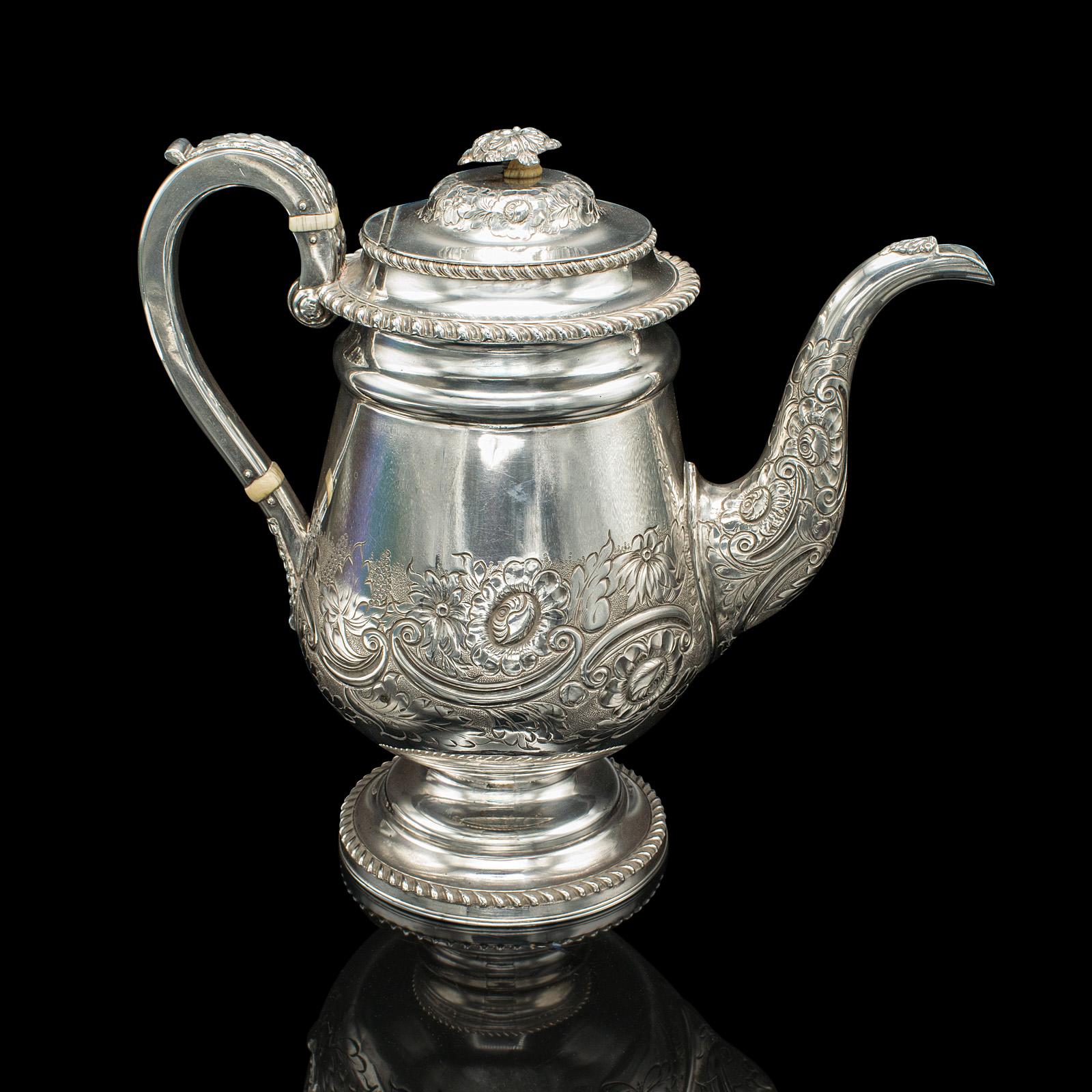 Cafetera Antigua, Inglesa, Sheffield Antiguo, Plato de Plata, Tetera, Regencia Británico en venta