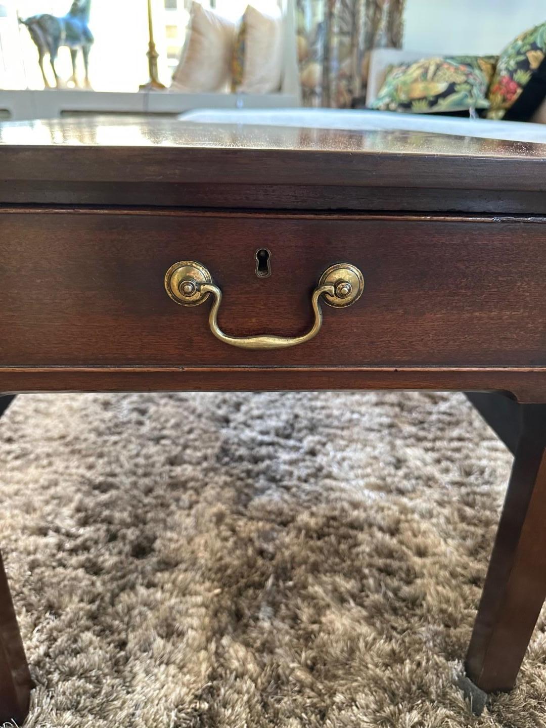 Antique coffee table For Sale 1