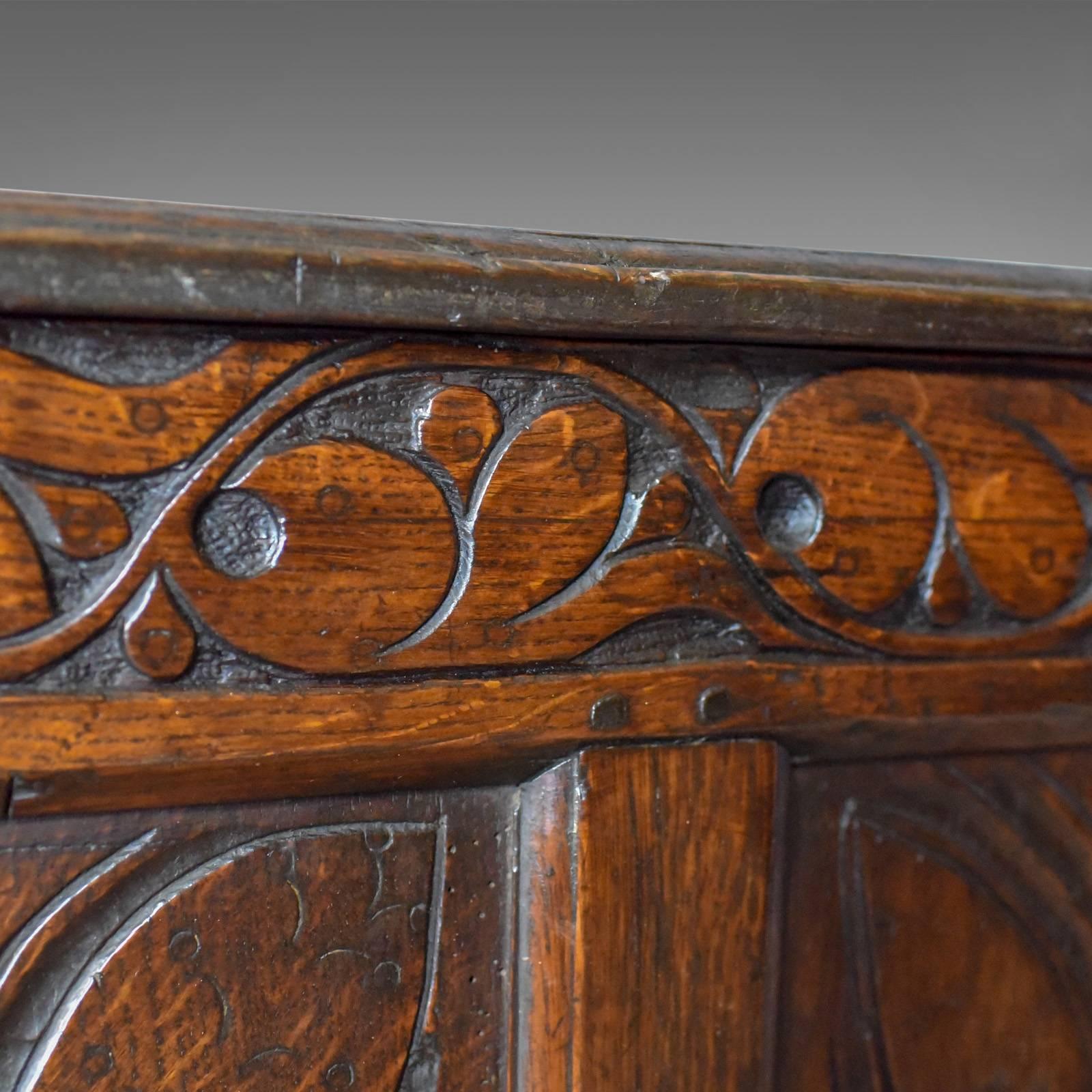 Antique Coffer, Large, English Oak Chest, Early 18th Century Trunk, circa 1700 For Sale 2