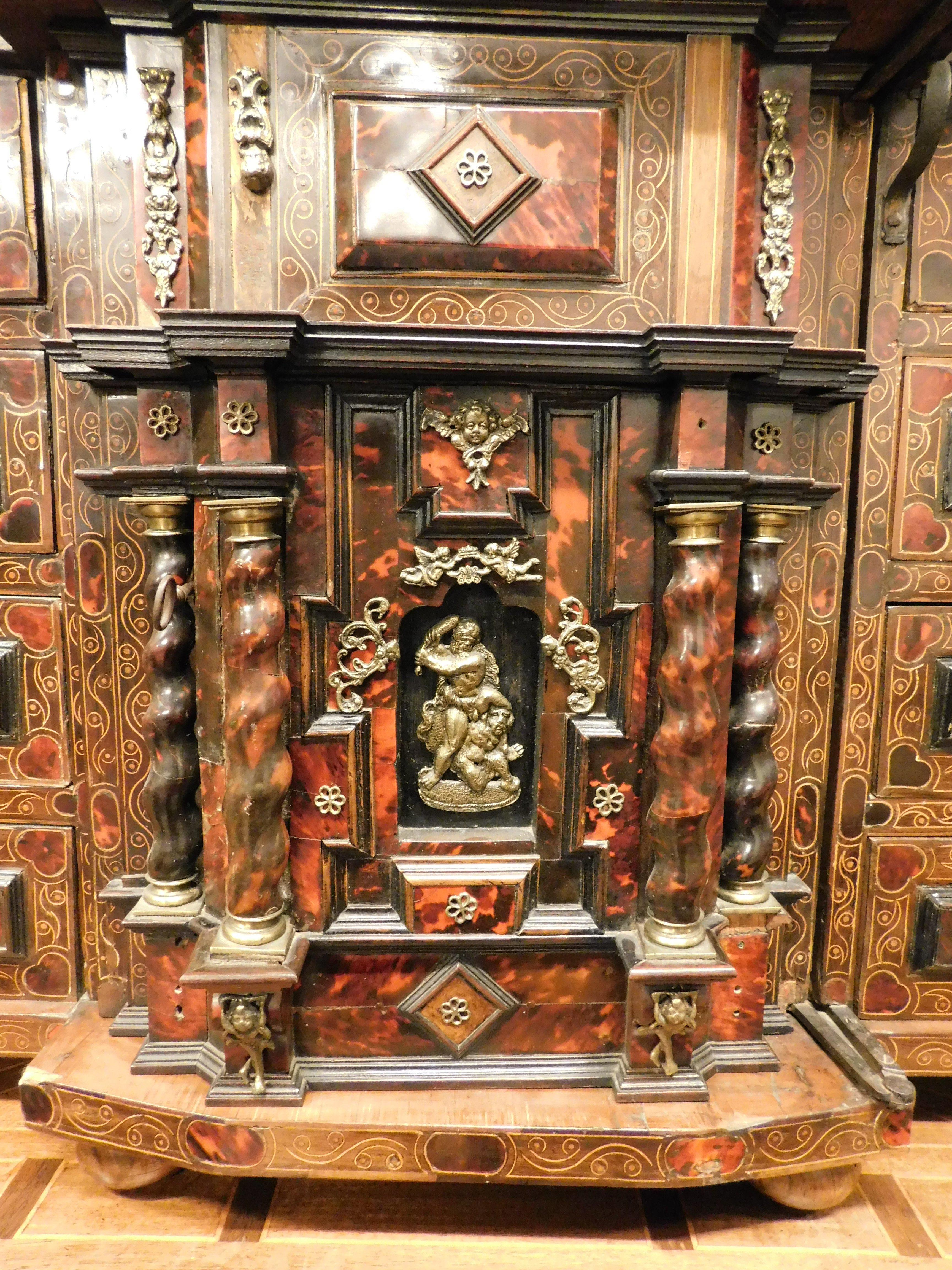 Antique Coin cabinet with table, inlaid wood and gilded bronze, '700, Spain In Good Condition In Cuneo, Italy (CN)