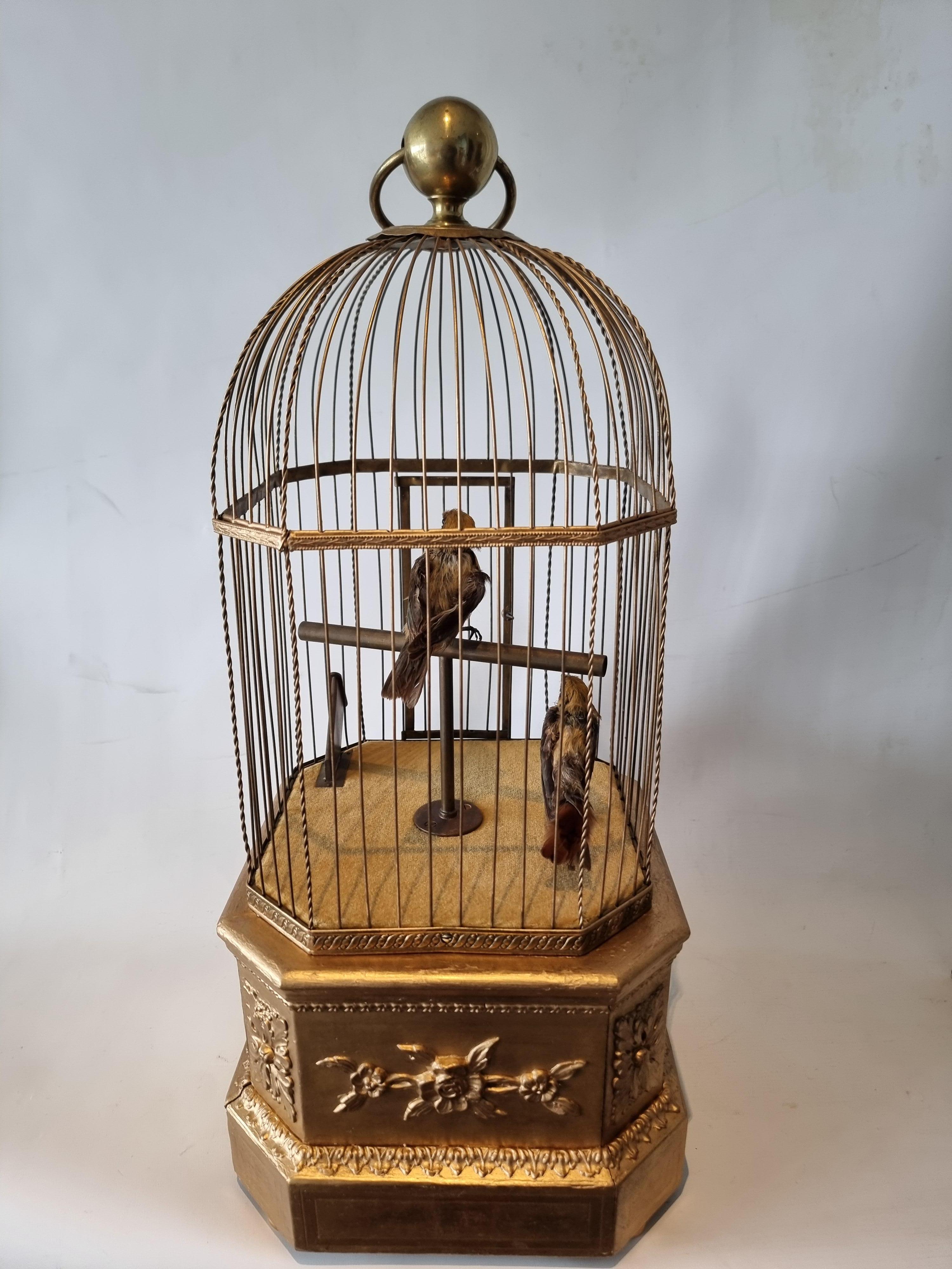 Antique coin-operated large double singing birds-in-cage, by Bontems In Good Condition For Sale In London, GB