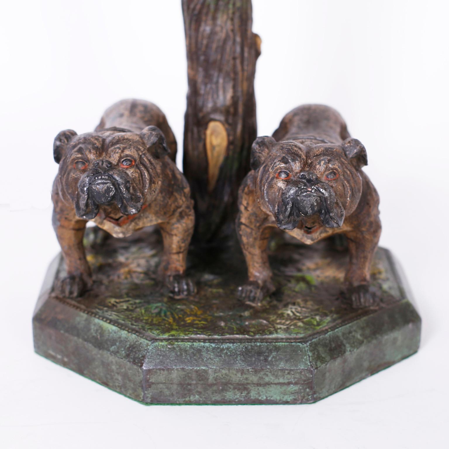 Antike, kalt bemalte Bronze-Tischlampe mit Bulldogge (Viktorianisch) im Angebot