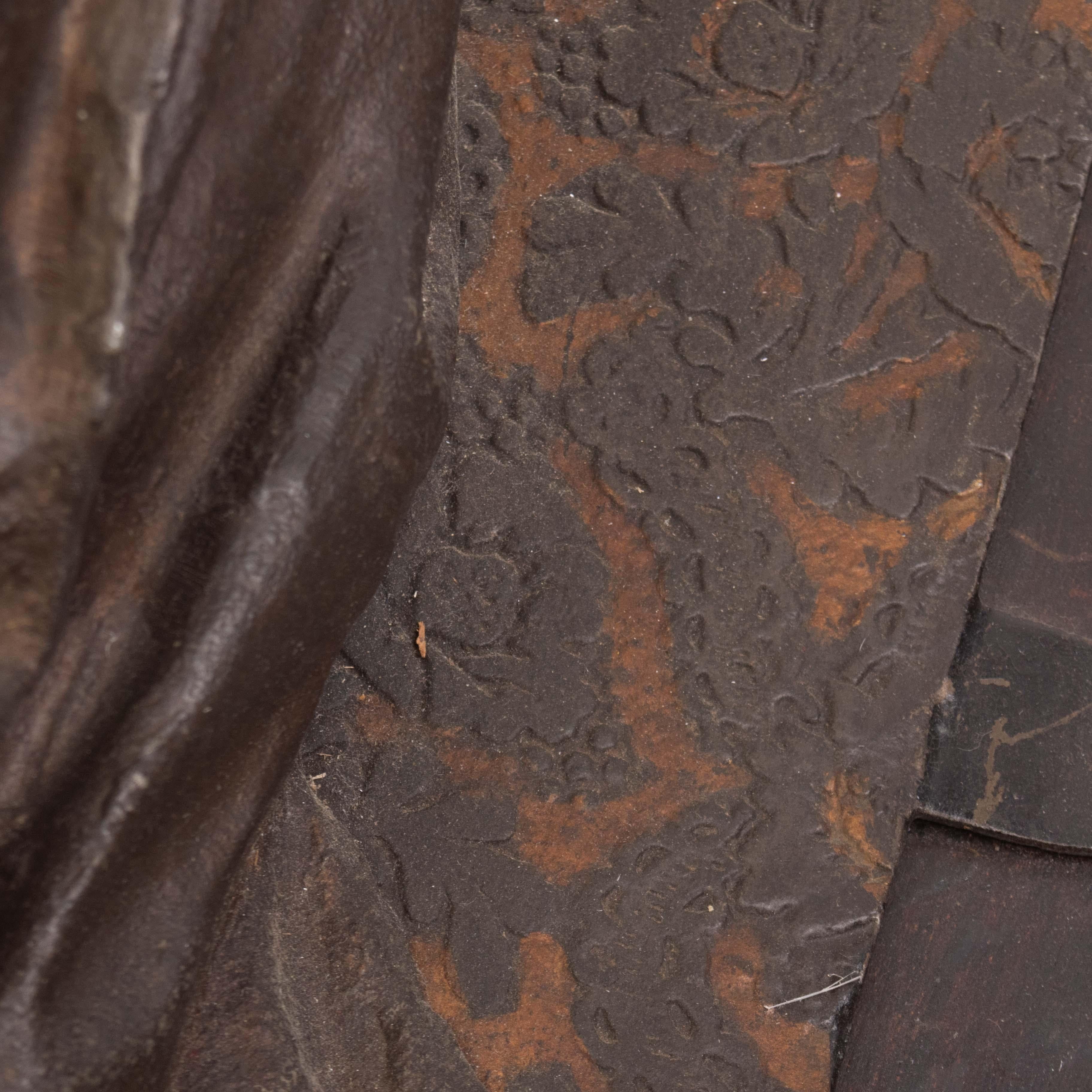 Antica scultura da parete orientale beduina in metallo dipinto a freddo del XIX secolo in vendita 3