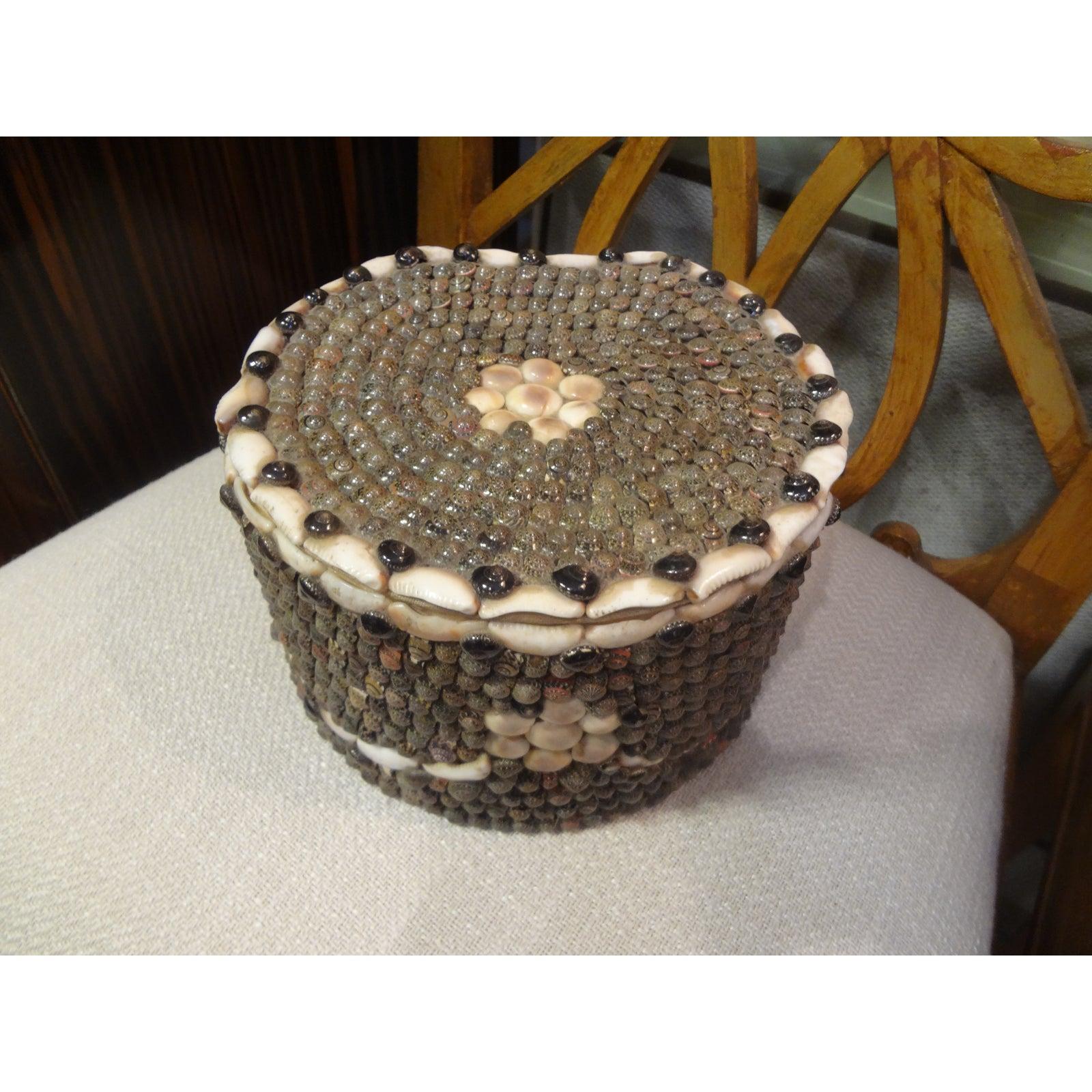 Antique Collar Box Made of Seashells 1