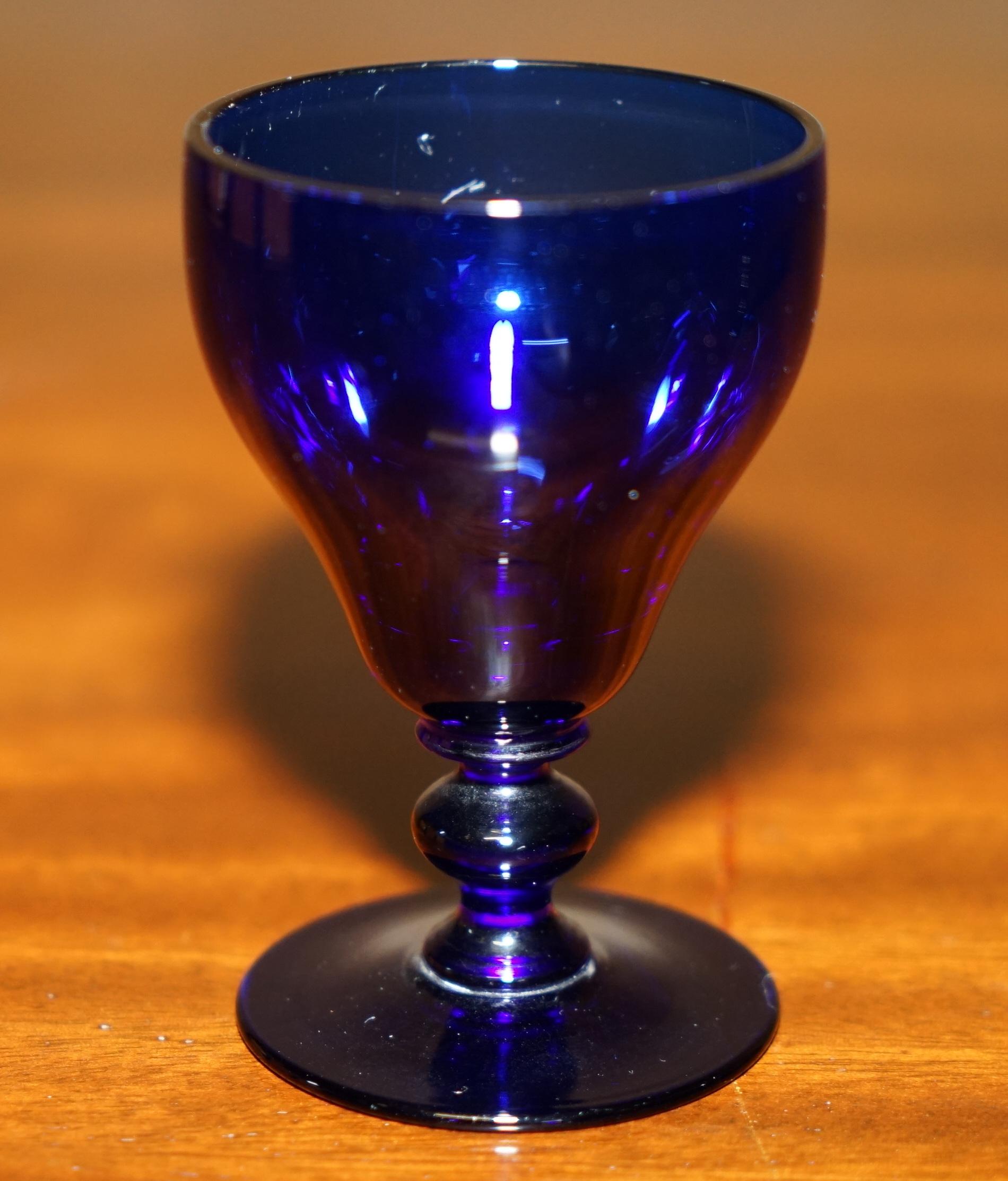 DECANTER E VETRINE ANTiQUE COLLECTABLE BRISTOL COBALT BLUE SHERRY GLASS in vendita 4