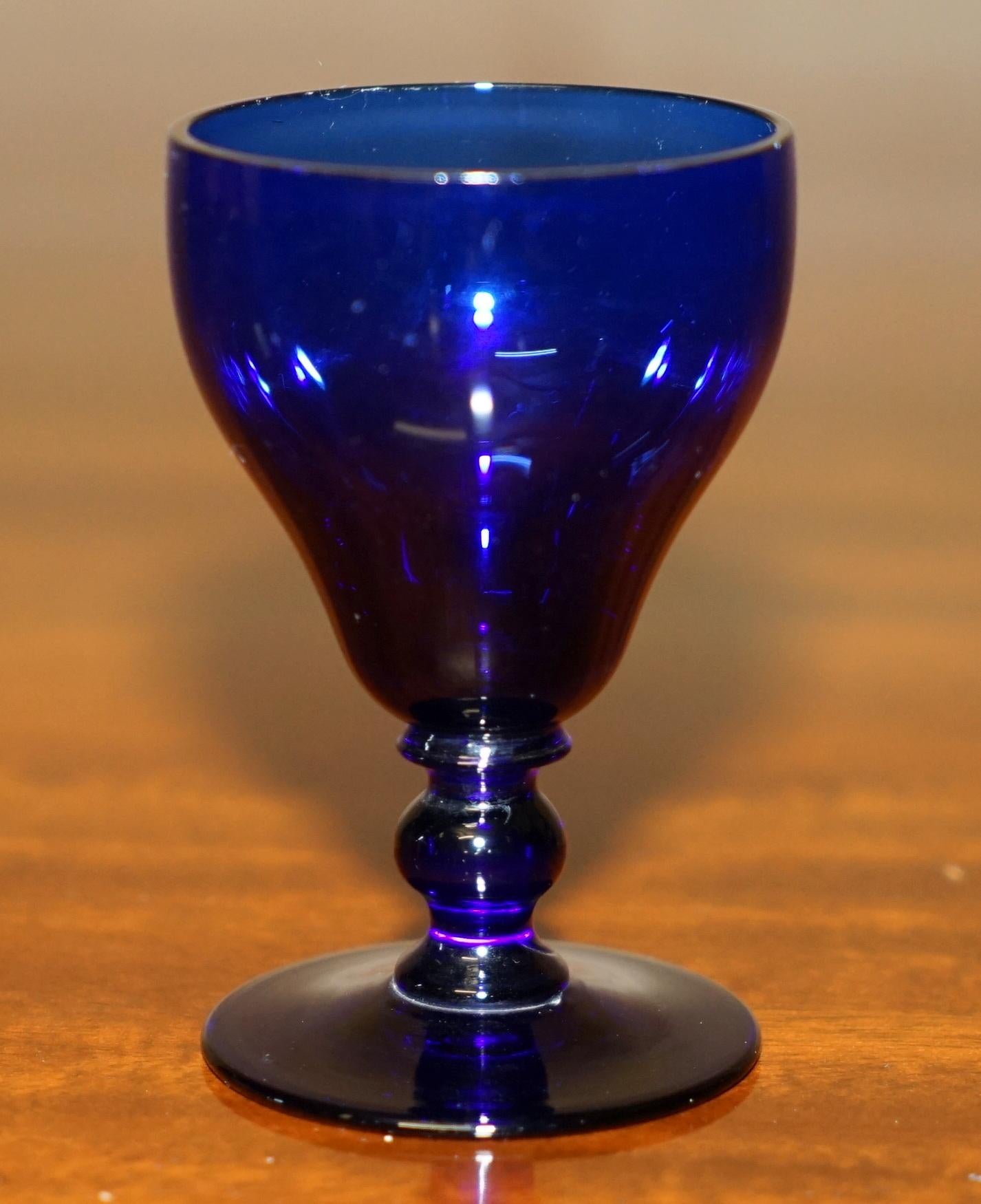 DECANTER E VETRINE ANTiQUE COLLECTABLE BRISTOL COBALT BLUE SHERRY GLASS in vendita 7
