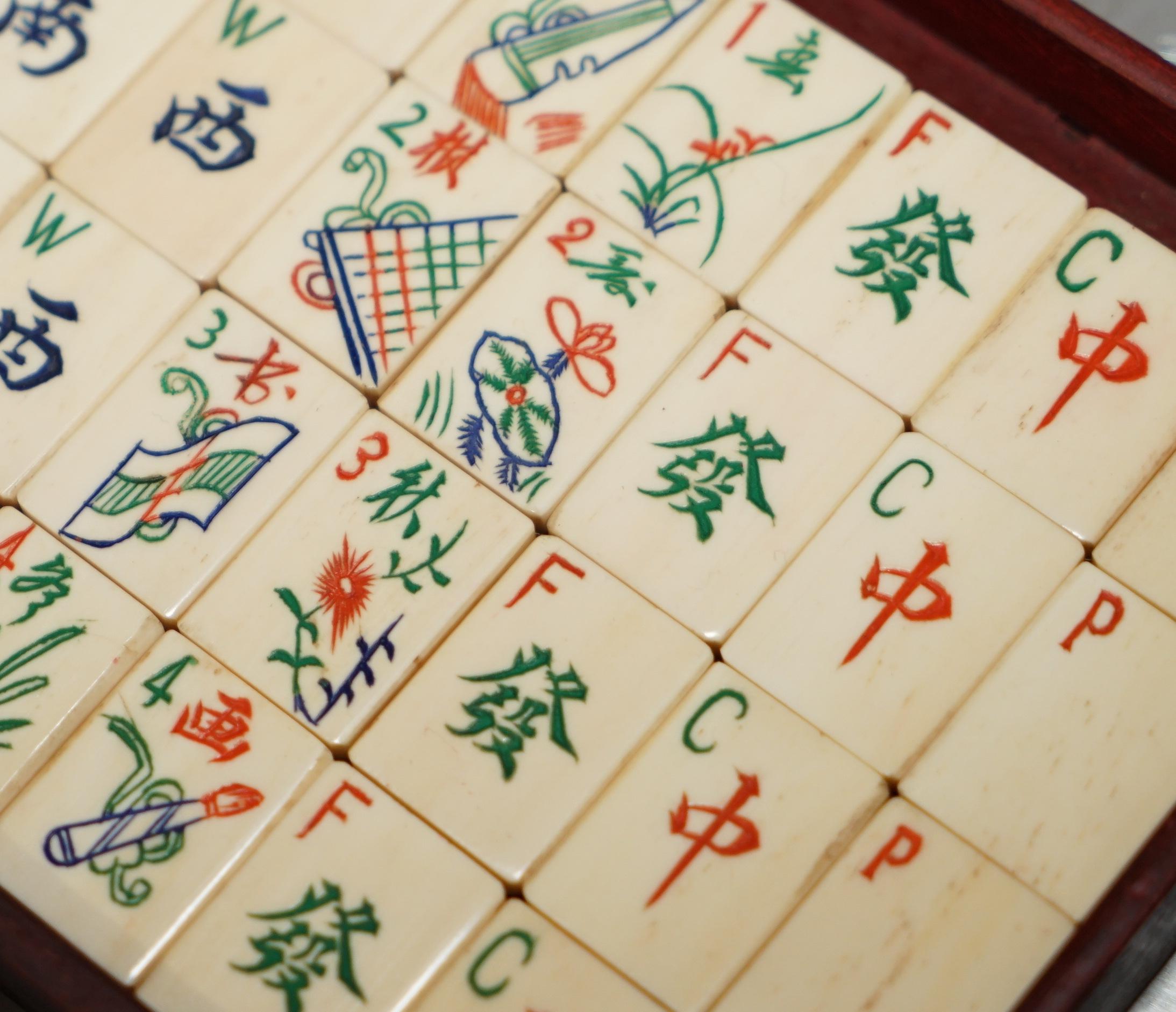 ANTIQUE COLLECTABLE MAHJONG CIRCA 1920'S CHiNESE EXPORT PERIOD HAND CARVED CASE im Angebot 3