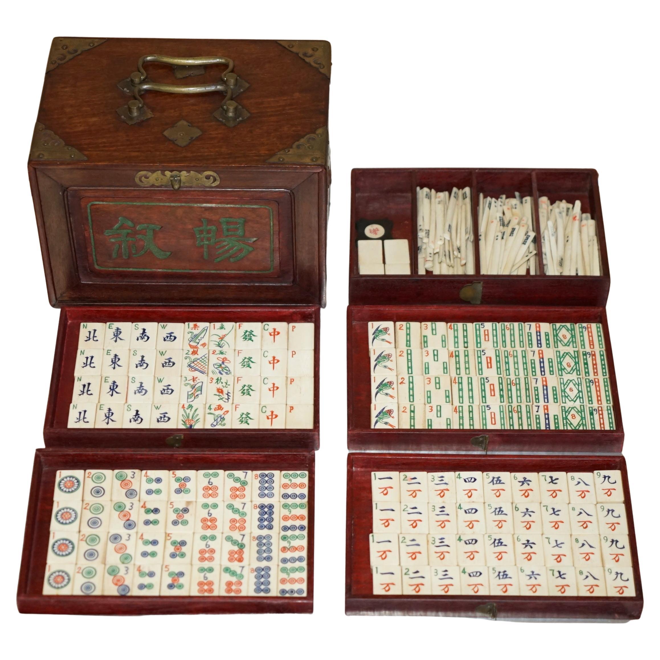 ANTIQUE MAHJONG COLLECTIF CIRCA 1920 EXPORTATION CHINOISE PERIODE ET BOÎTIER Taillé à la main