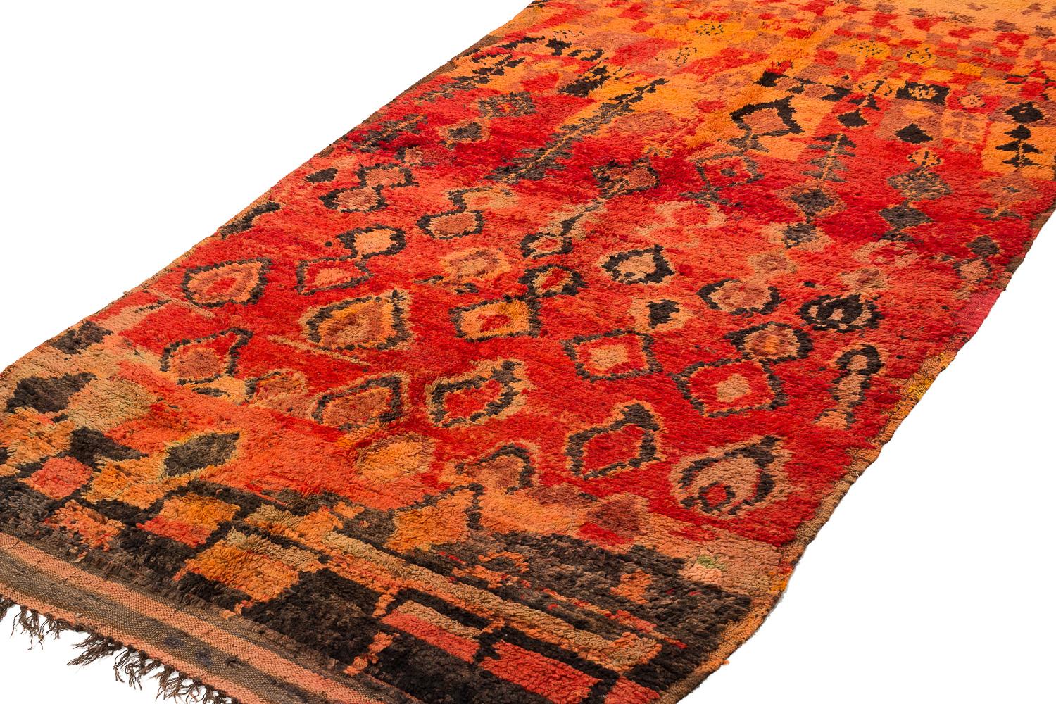 Mid-Century moderno Tappeto antico da collezione di metà secolo, autentico Boujad Tribale marocchino in lana rossa in vendita