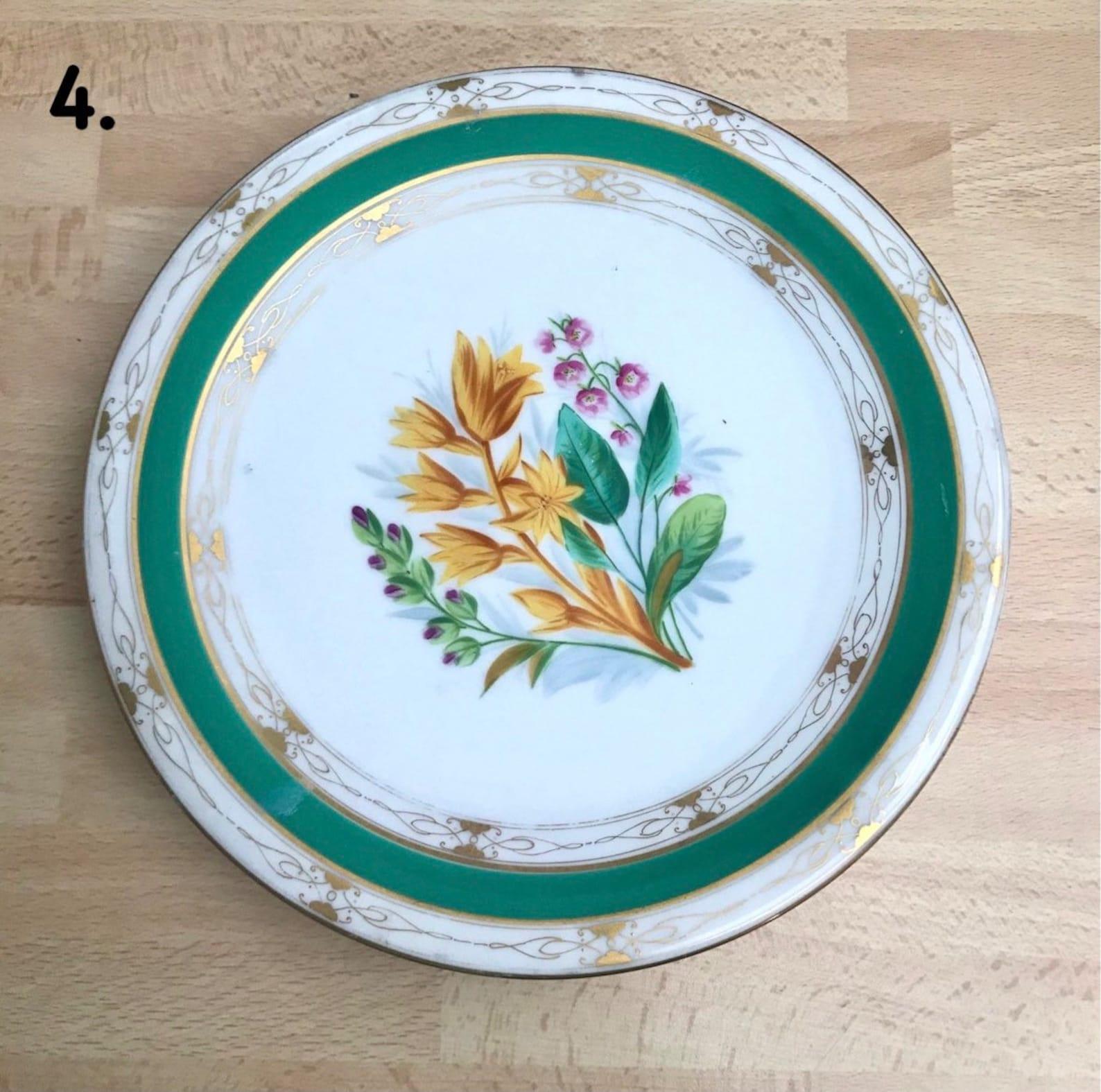 Antique Collectible Plates 19 Century Porcelain Plates In Excellent Condition For Sale In Bastogne, BE