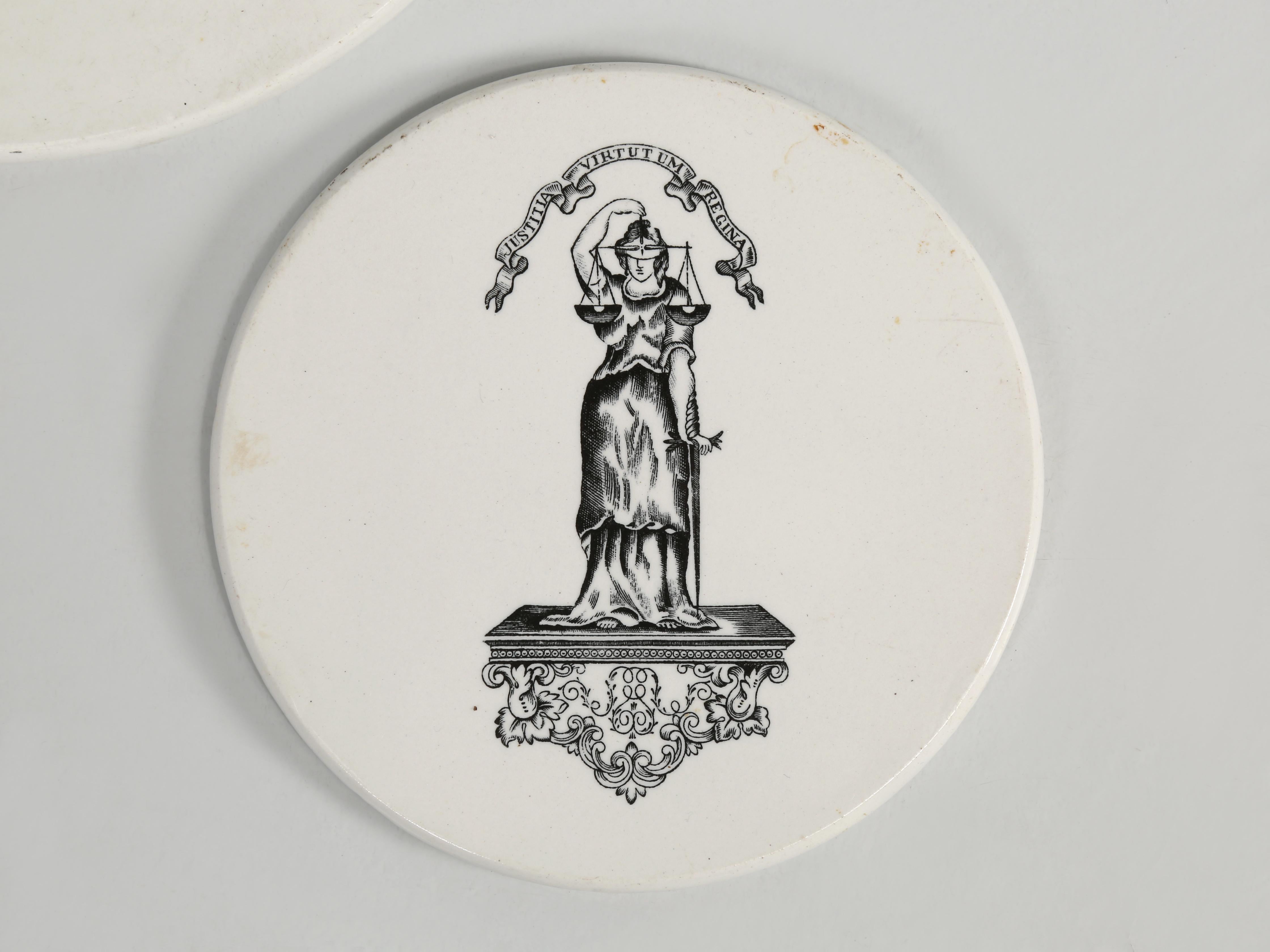 Colección Antigua de Platos de Escala Publicitaria de Ironstone 
