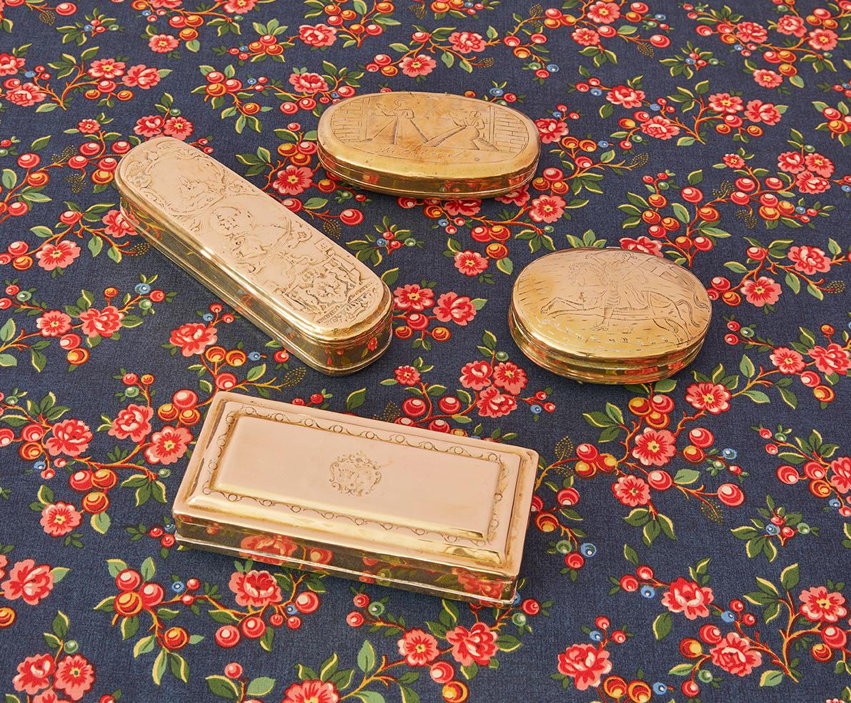 Holland, 18th Century

A collection of brass tobacco boxes. Various sizes.

H 11 x W 7 x D 3 cm