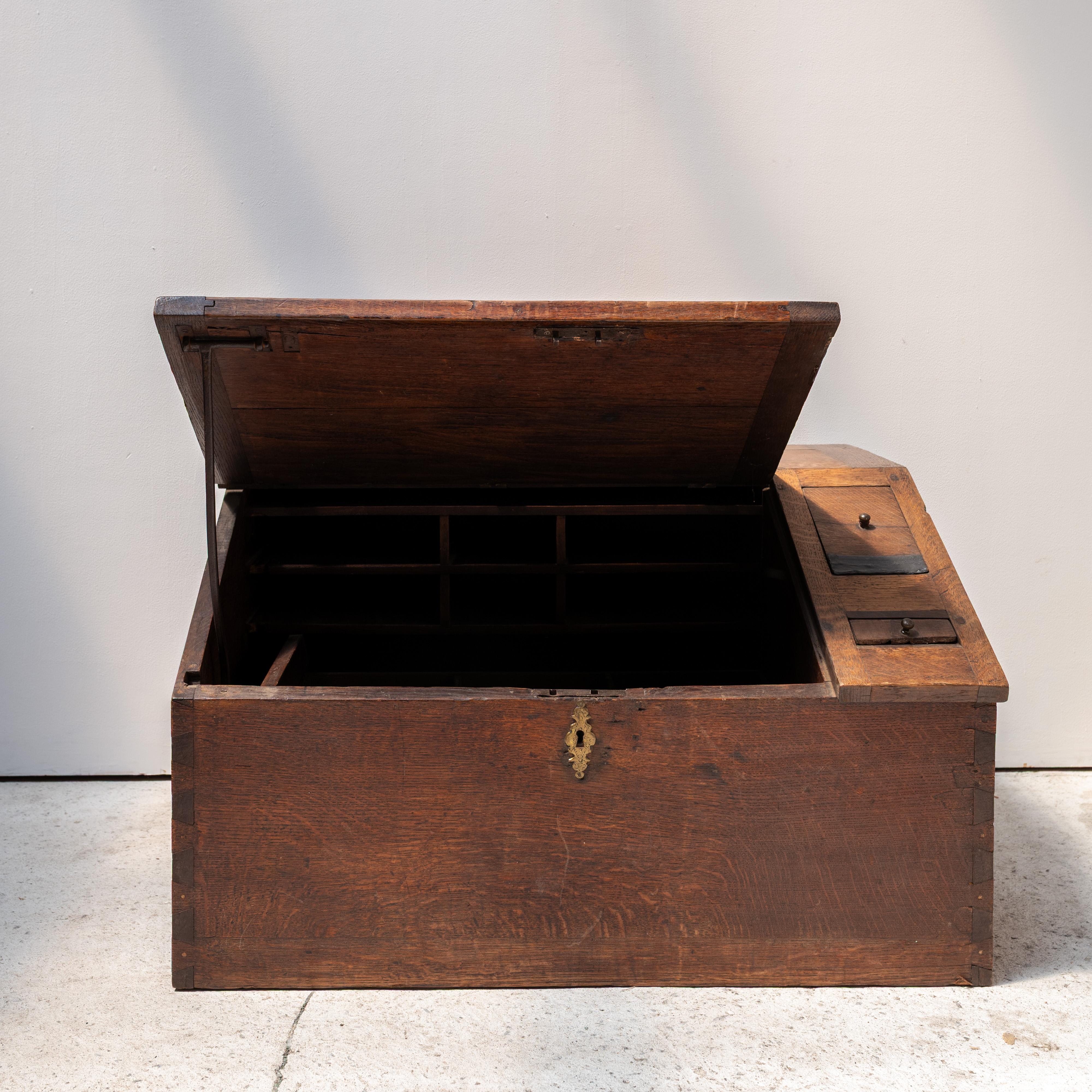 Antique  Collector’s Chest, England, 20th Century In Good Condition For Sale In Tokyo, Tokyo