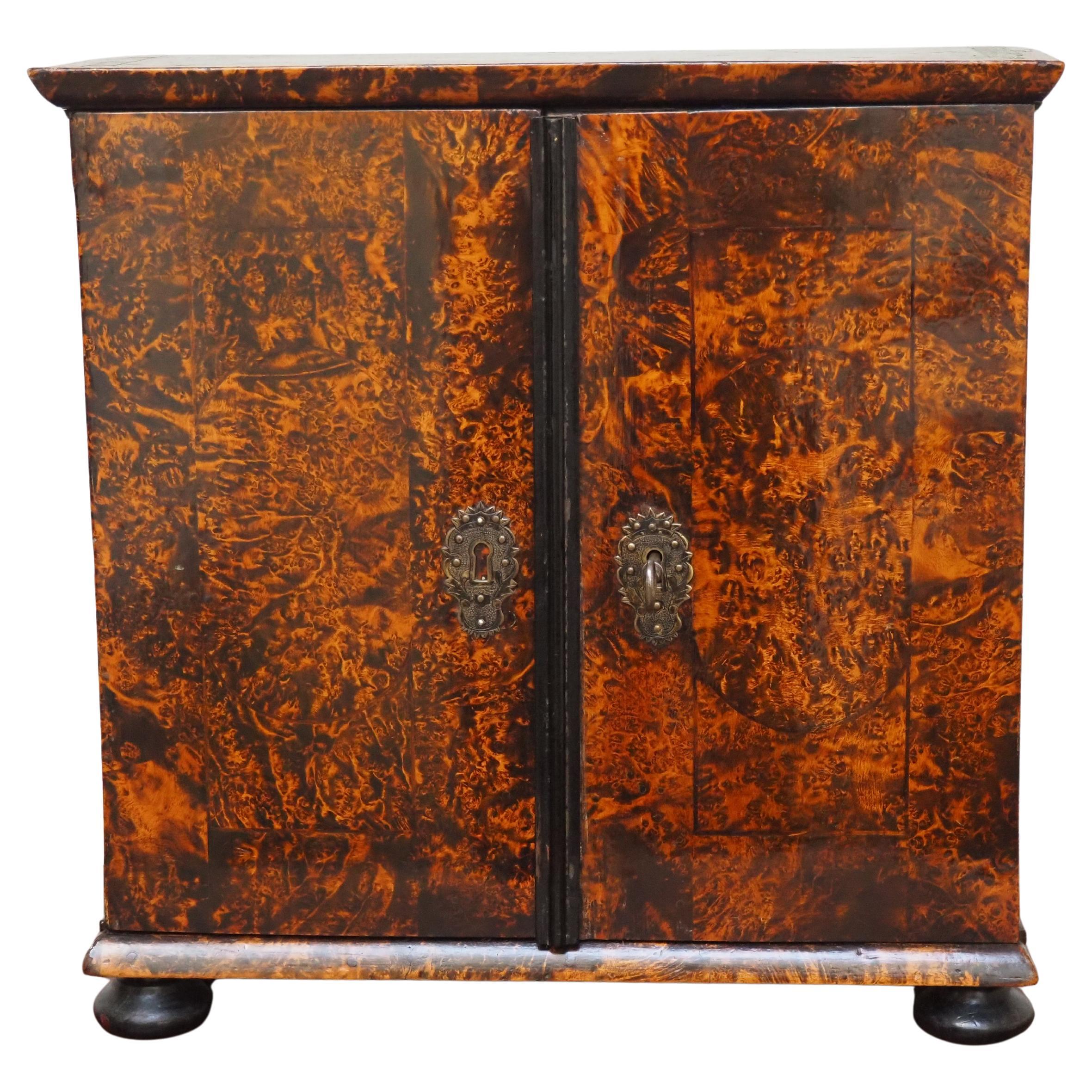 Cabinet de miniatures de collection, Premier quart du XVIIIe siècle