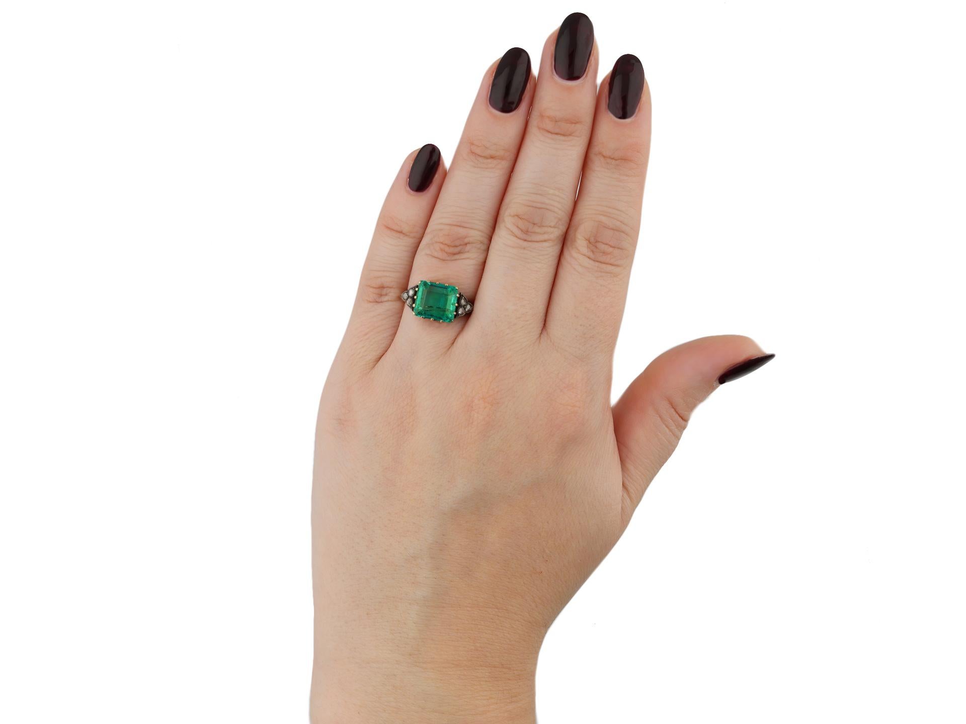 Emerald Cut Antique Colombian Emerald and Diamond Flanked Solitaire Ring, circa 1860 For Sale