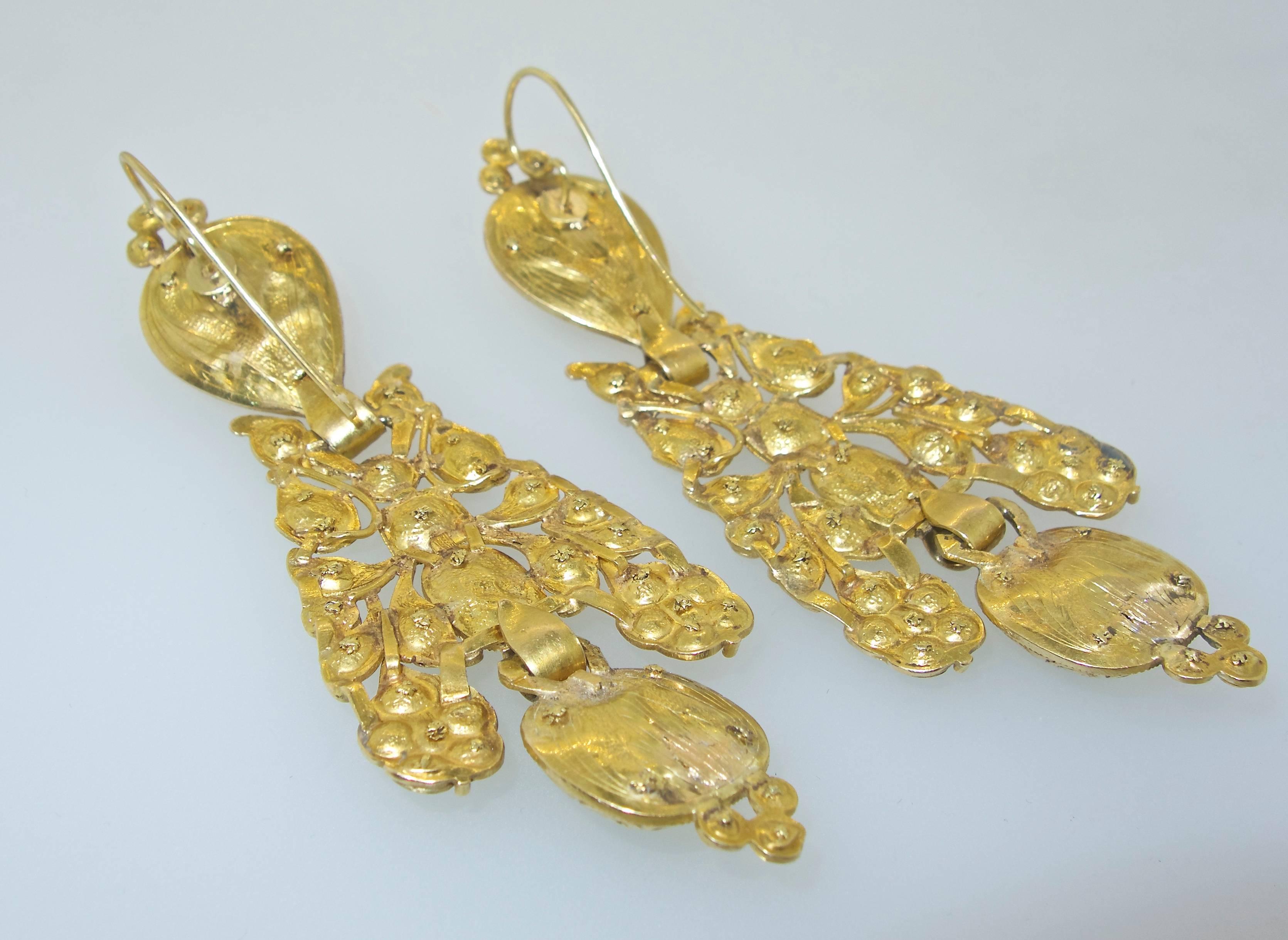 Women's or Men's Colombian Emerald and Gold Earrings