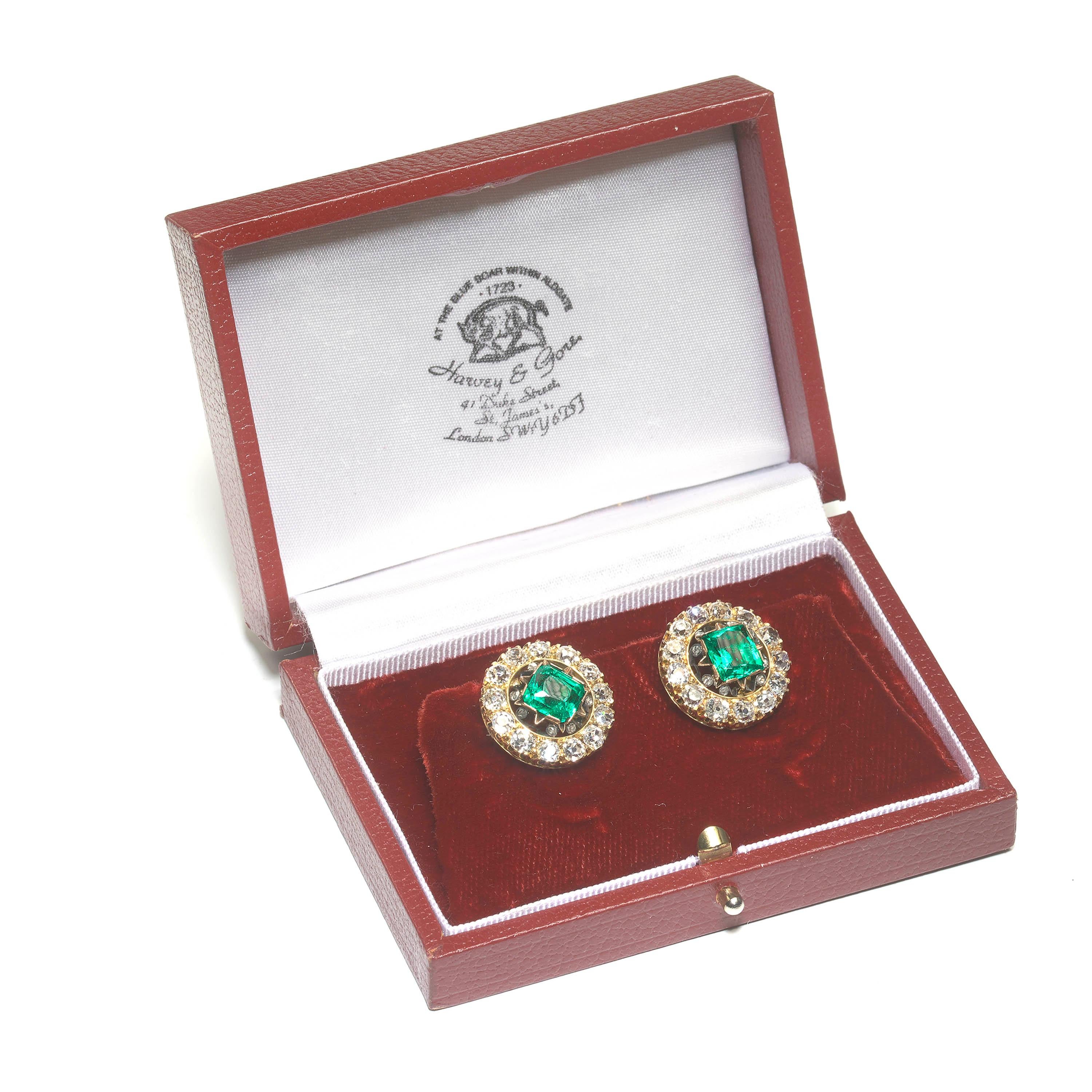 Antique Colombian Emerald, Diamond and Gold Earrings In Good Condition For Sale In London, GB