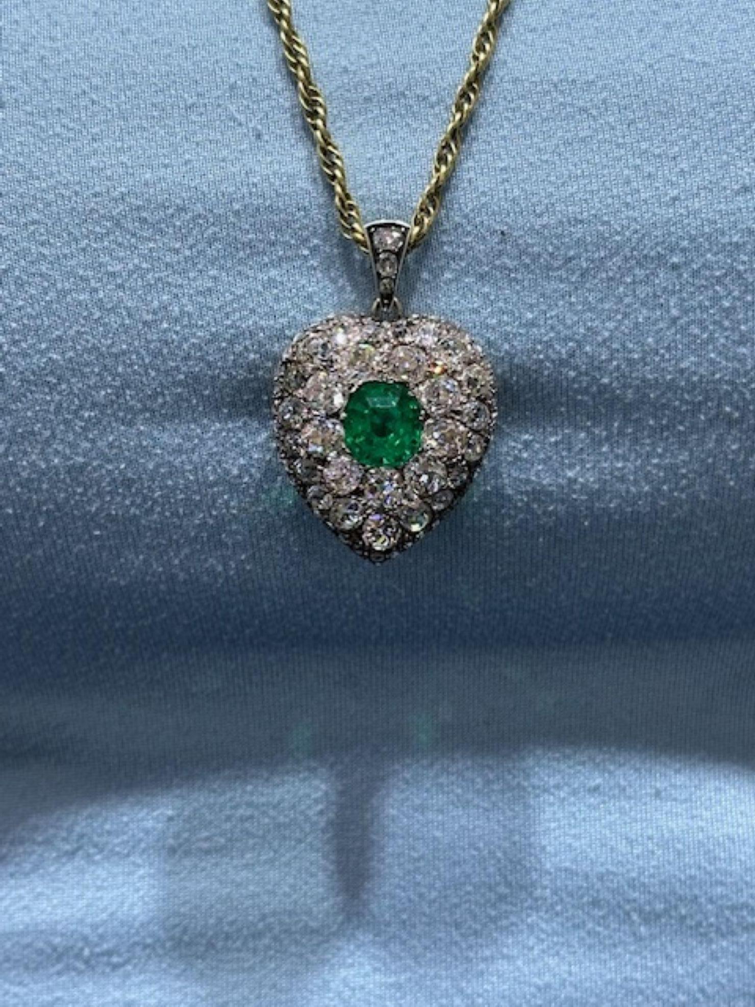 Antike kolumbianische No-Oil Smaragd alte Mine Diamant-Anhänger Brosche für Damen oder Herren im Angebot