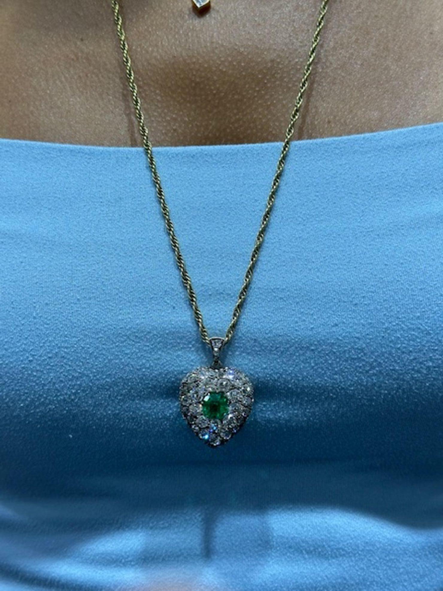 Antike kolumbianische No-Oil Smaragd alte Mine Diamant-Anhänger Brosche im Angebot 1
