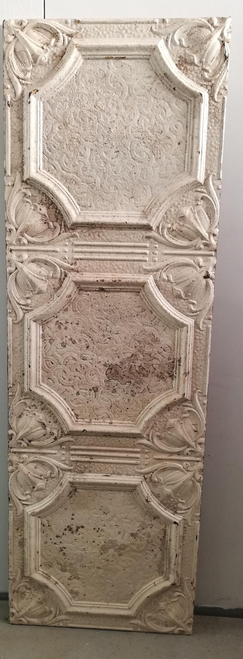 Antique Colonial Ceiling in Embossed Sheet Metal, White, 19th Century, Italy In Good Condition For Sale In Cuneo, Italy (CN)